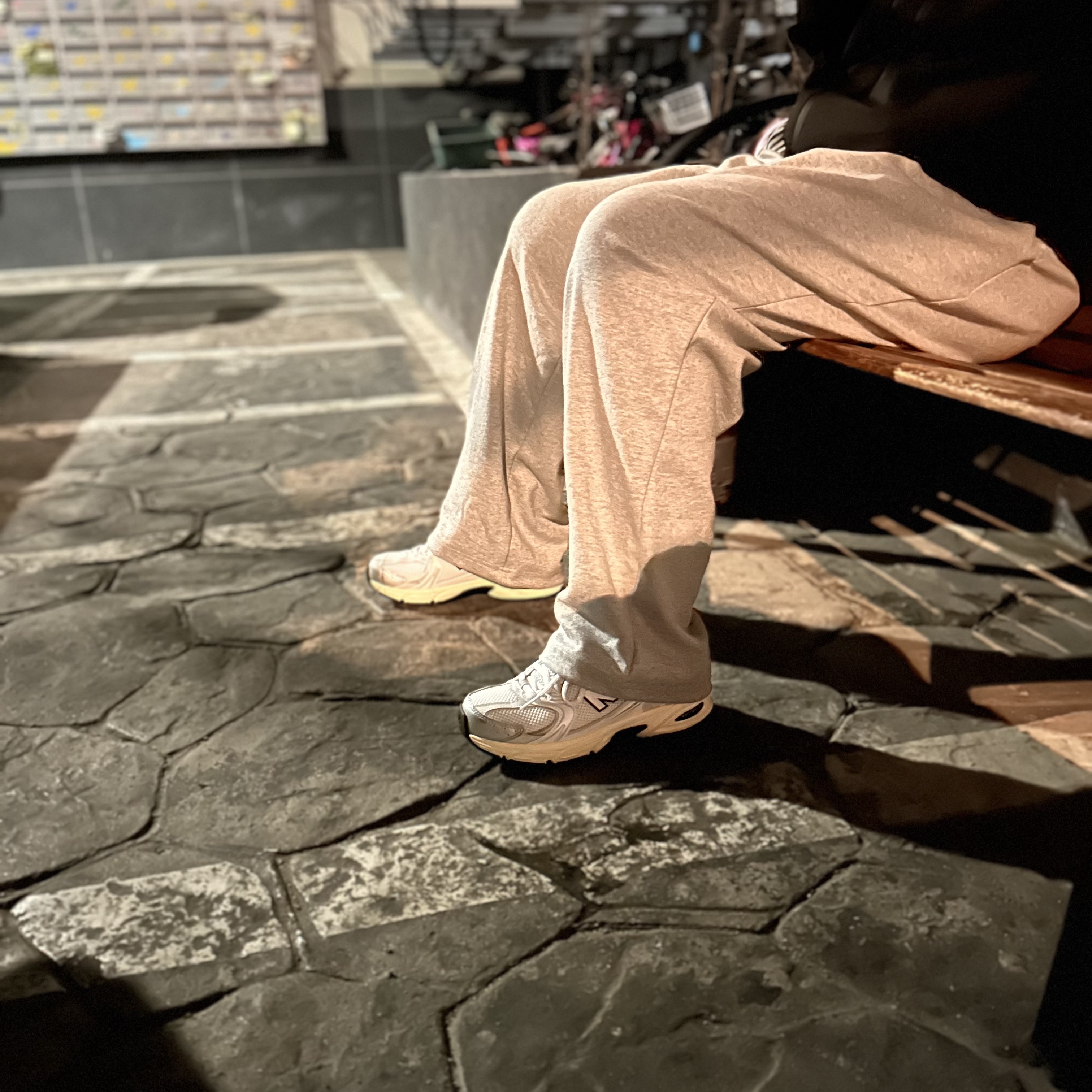 New Balance 530 Silver Cream 착용 스타일 - 2