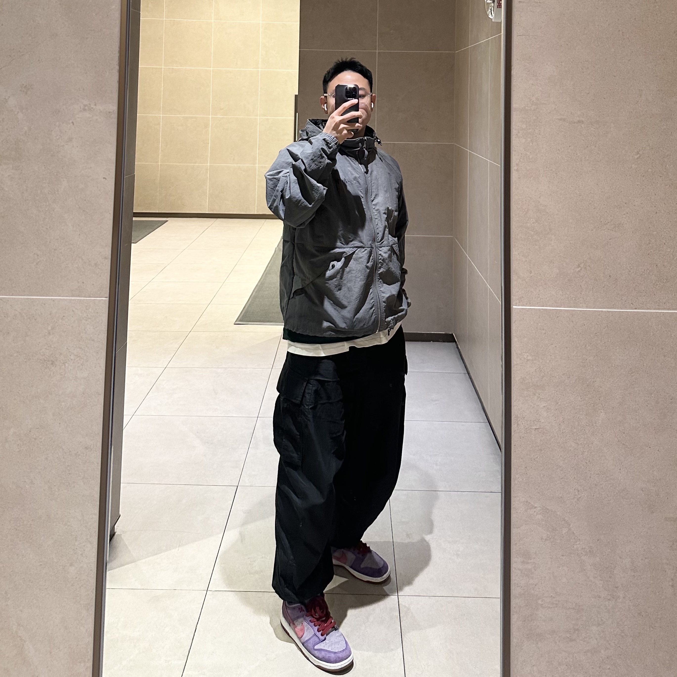 Stussy Wave Dye Beach Shell Jacket Grey, Nike Dunk Low SP Plum 2020 착용 스타일