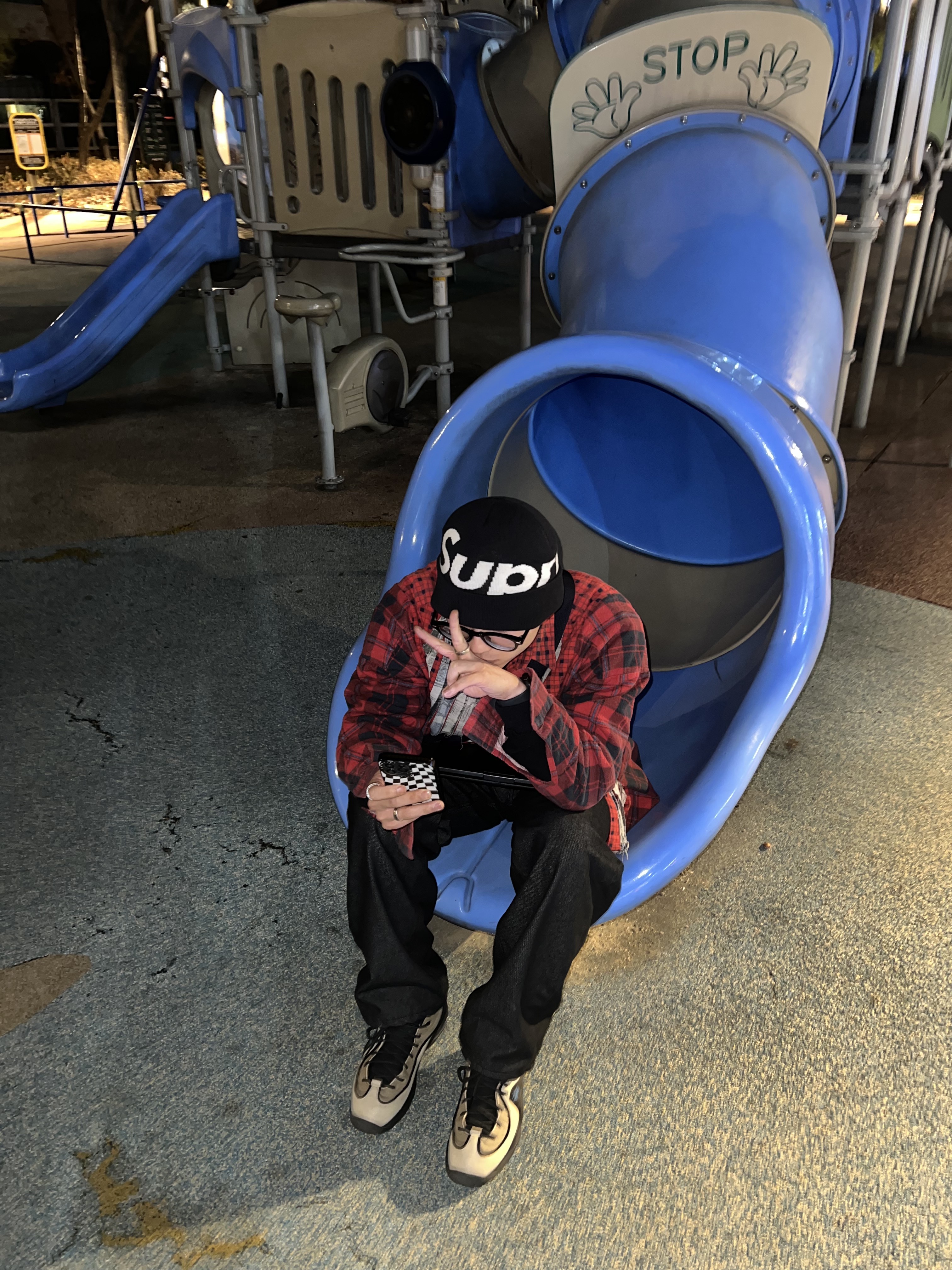Supreme Big Logo Beanie Black, Nike x Stussy Air Penny II Rattan and Limestone 착용 스타일 - 1