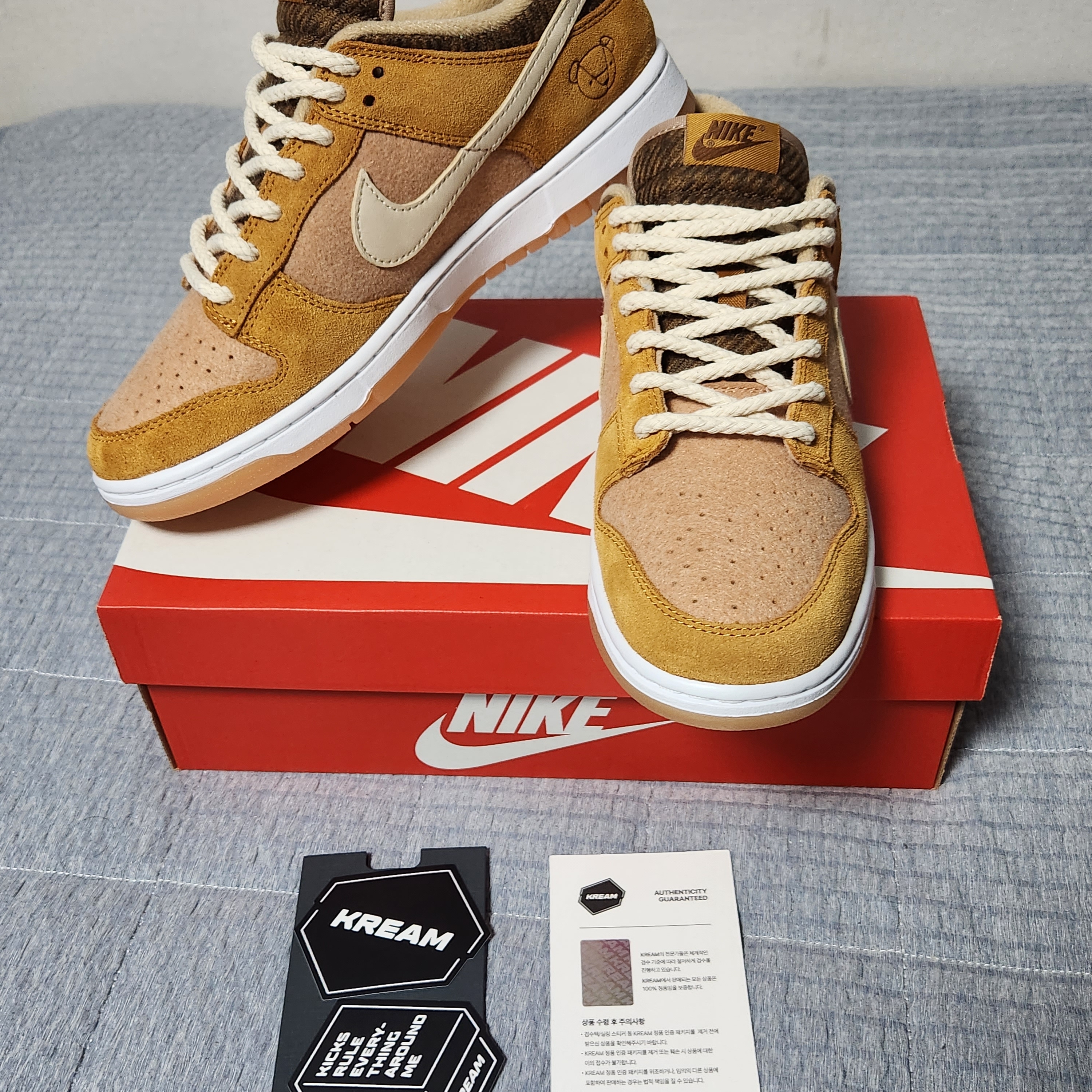 Nike Dunk Low SE Praline Desert Ochre 착용 스타일