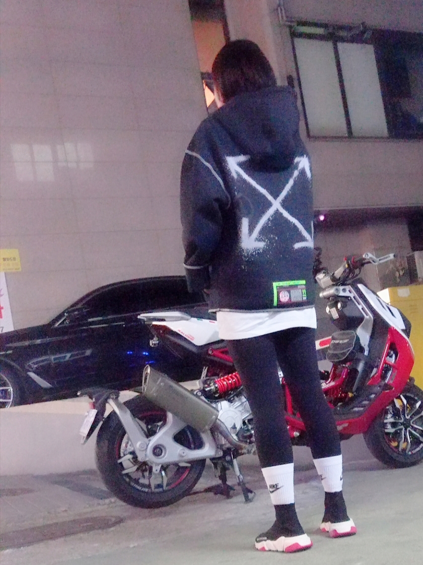 Nike x Off-White NRG RU Hoodie 착용 스타일