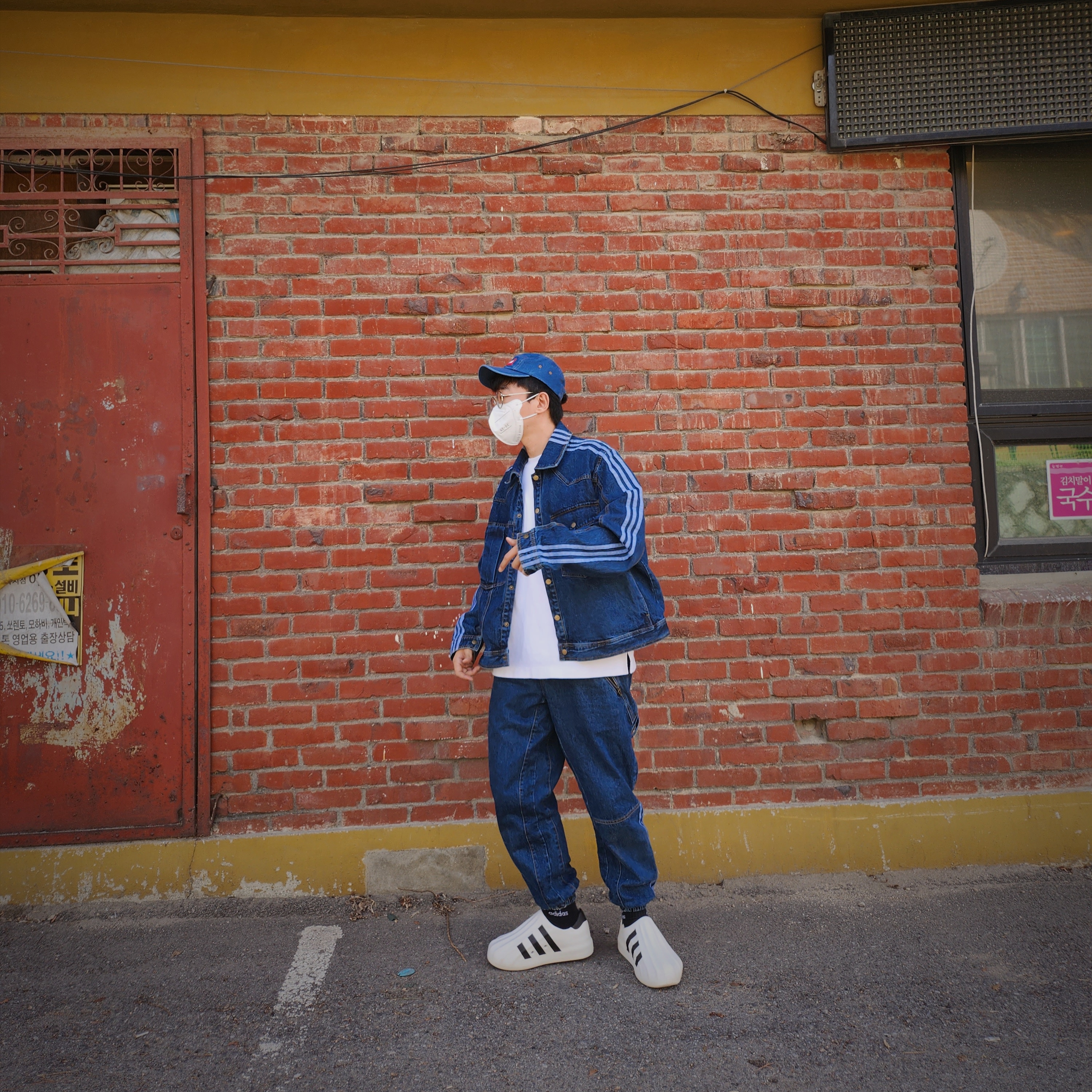 Supreme Washed Chino Twill Camp Cap Denim - 22FW, Adidas Adifom Superstar Core White 착용 스타일 - 1