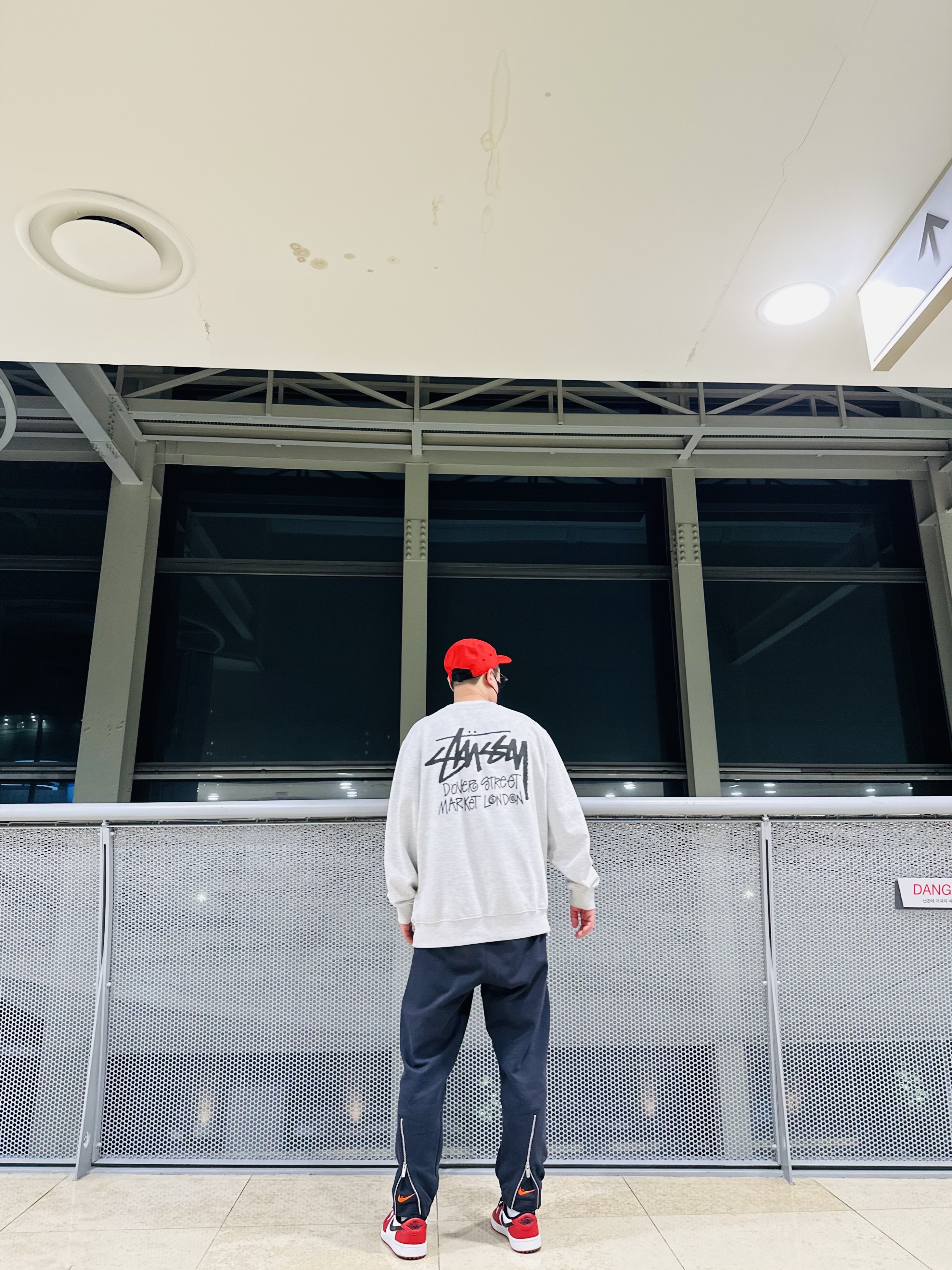 Nike x Undercover NRG AW84 TC Adjustable Cap Red, Stussy Stock DSM London Crew Ash Heather 2021 착용 스타일 - 2