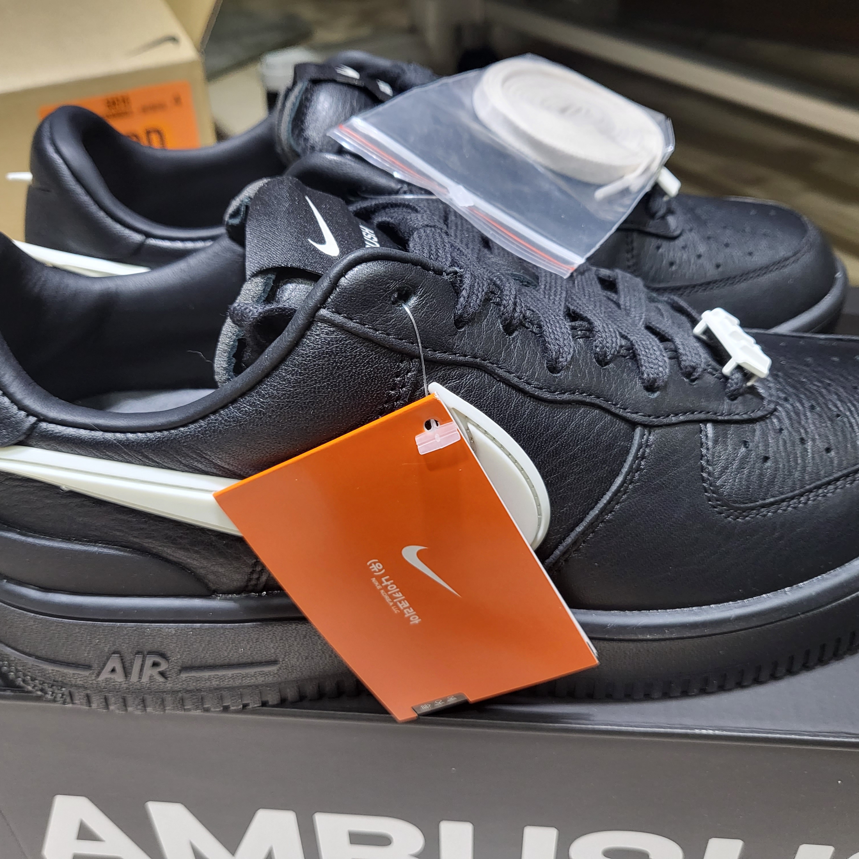 Nike x Ambush Air Force 1 Low SP Black 착용 스타일 - 2