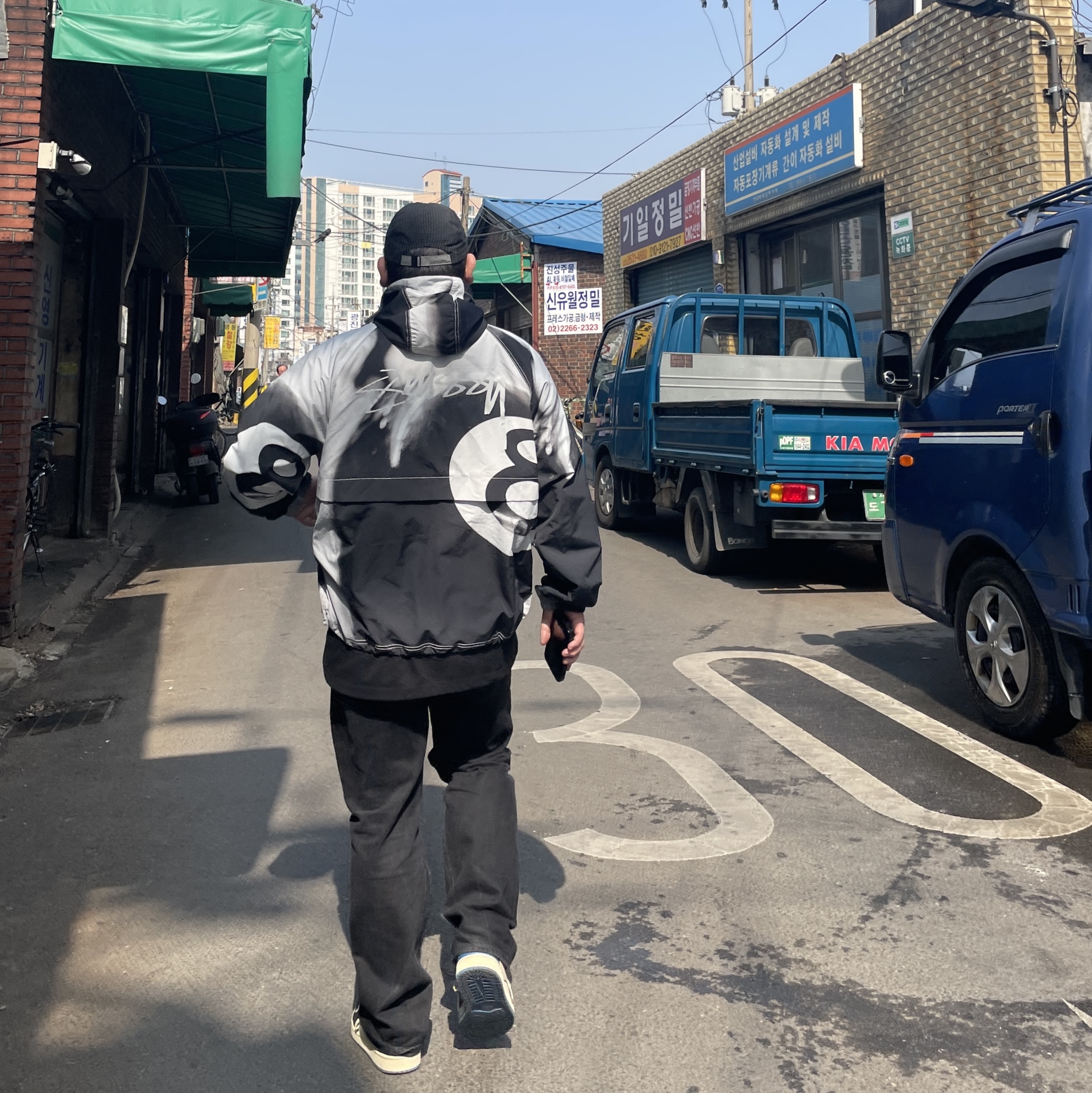 Stussy 8 Ball Beach Shell Jacket Greyscale, Supreme Reflective Ripstop Camp Cap Black - 20SS 착용 스타일