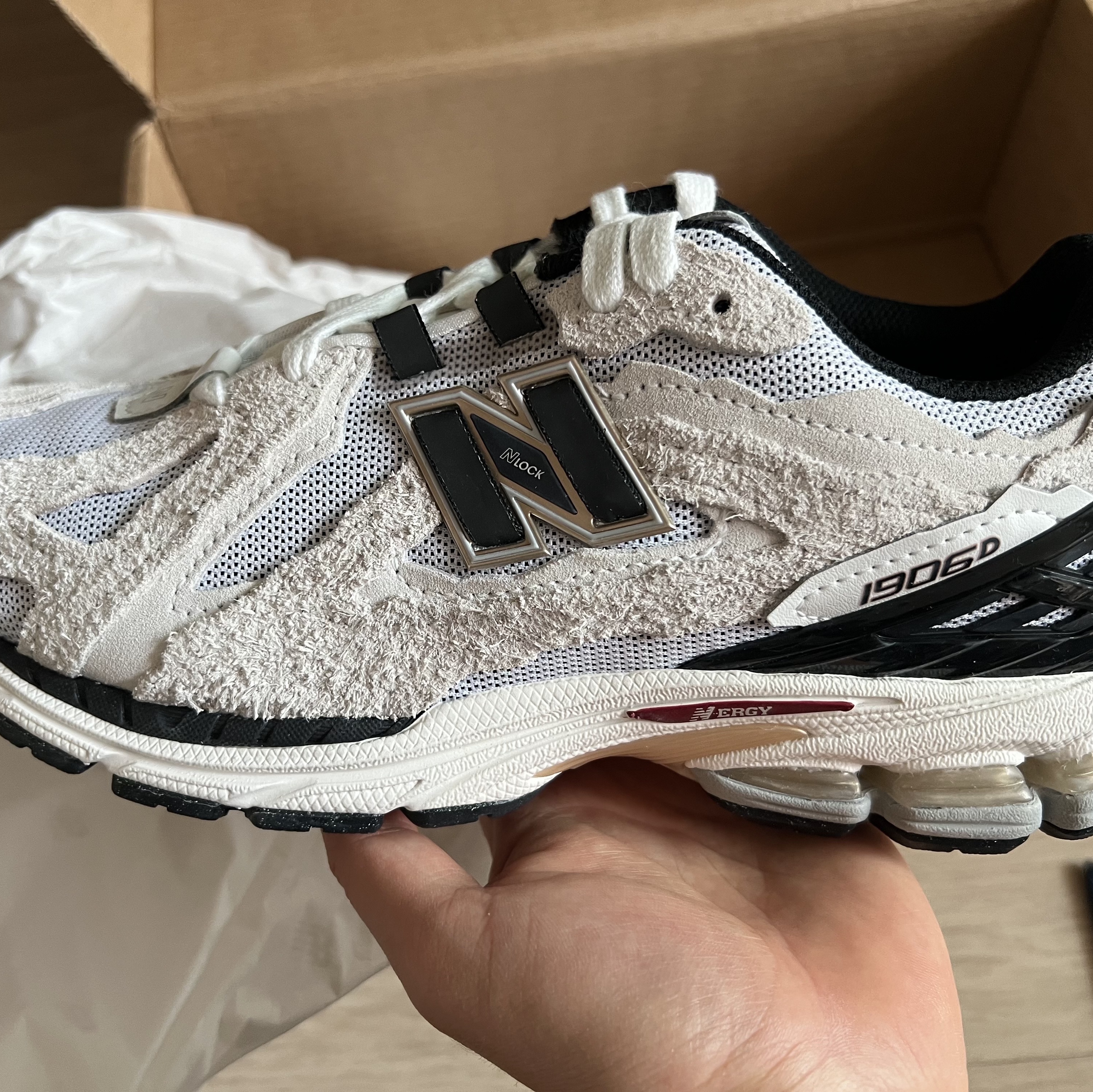 New Balance 1906D Protection Pack Reflection 착용 스타일