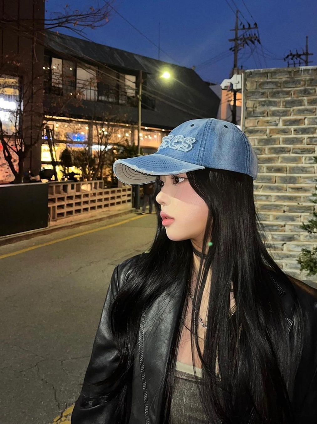 2000Archives Roses Denim Ball Cap 착용 스타일 - 1