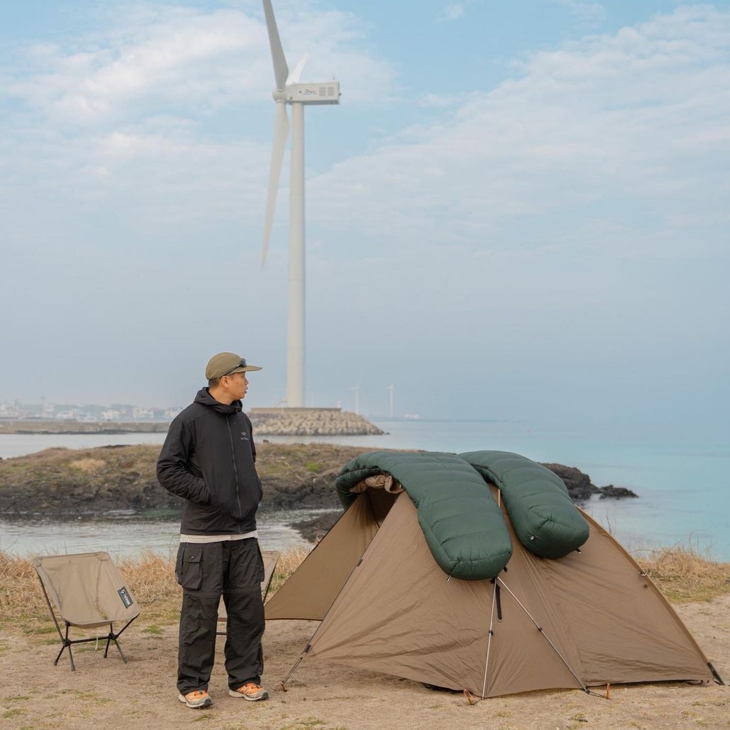 Arc'teryx Atom LT Hoody Black 착용 스타일 - 1
