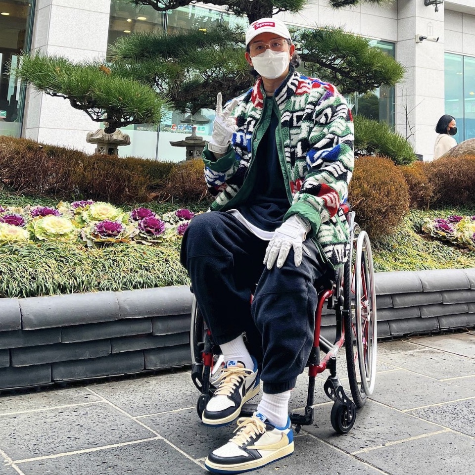 Jordan 1 x Travis Scott x Fragment Retro Low OG SP Military Blue, Supreme Geo Reversible Windstopper Fleece Jacket Multicolor - 22FW 착용 스타일