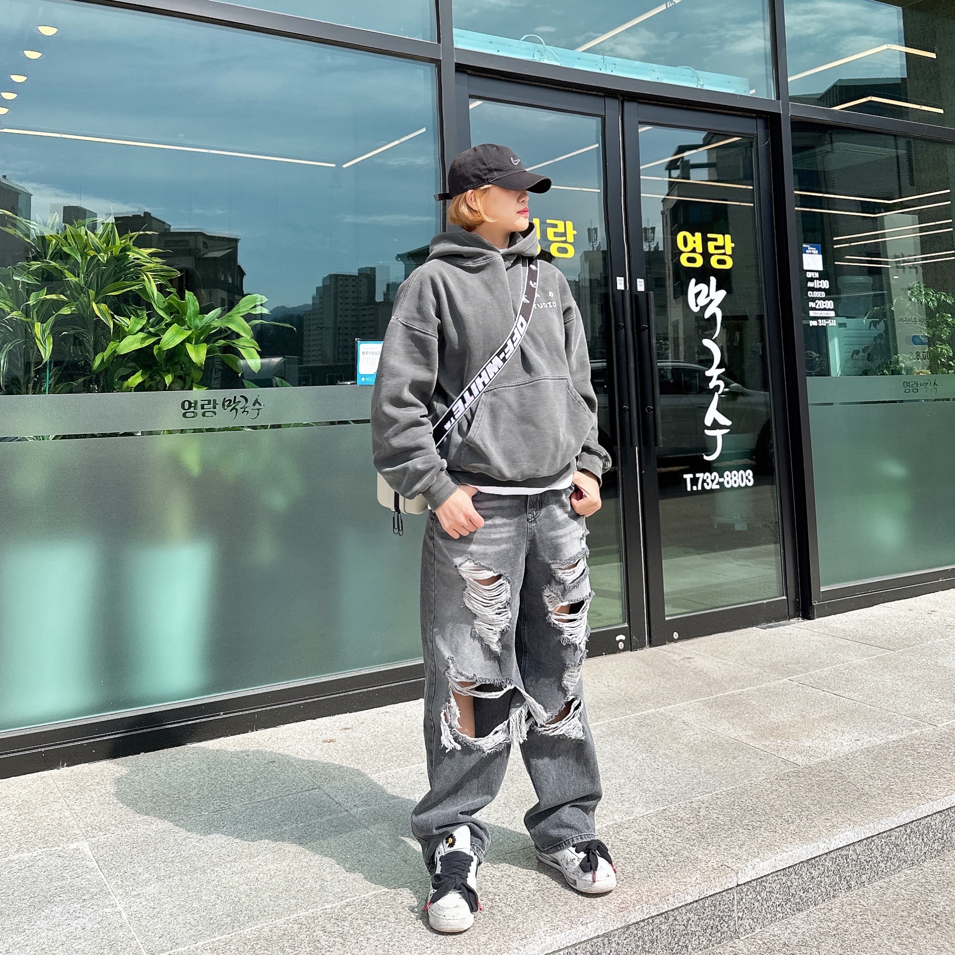 Nike x Peaceminusone Air Force 1 Low Para-Noise 2.0, Off-White x Amore Pacific Protection Box (Without Cosmetics) 착용 스타일 - 1