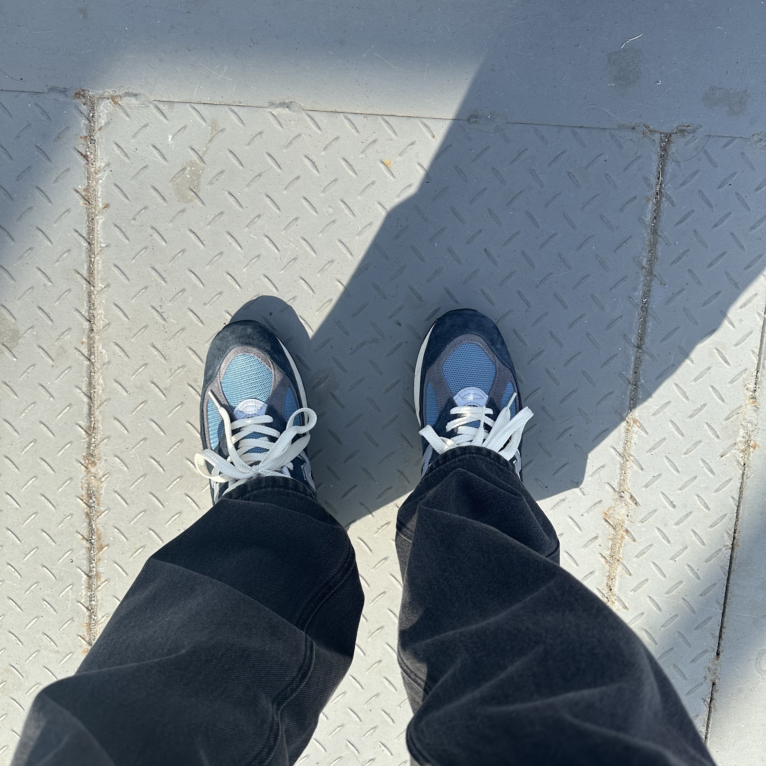 New Balance 990v2 Made in USA Navy Castlerock 착용 스타일