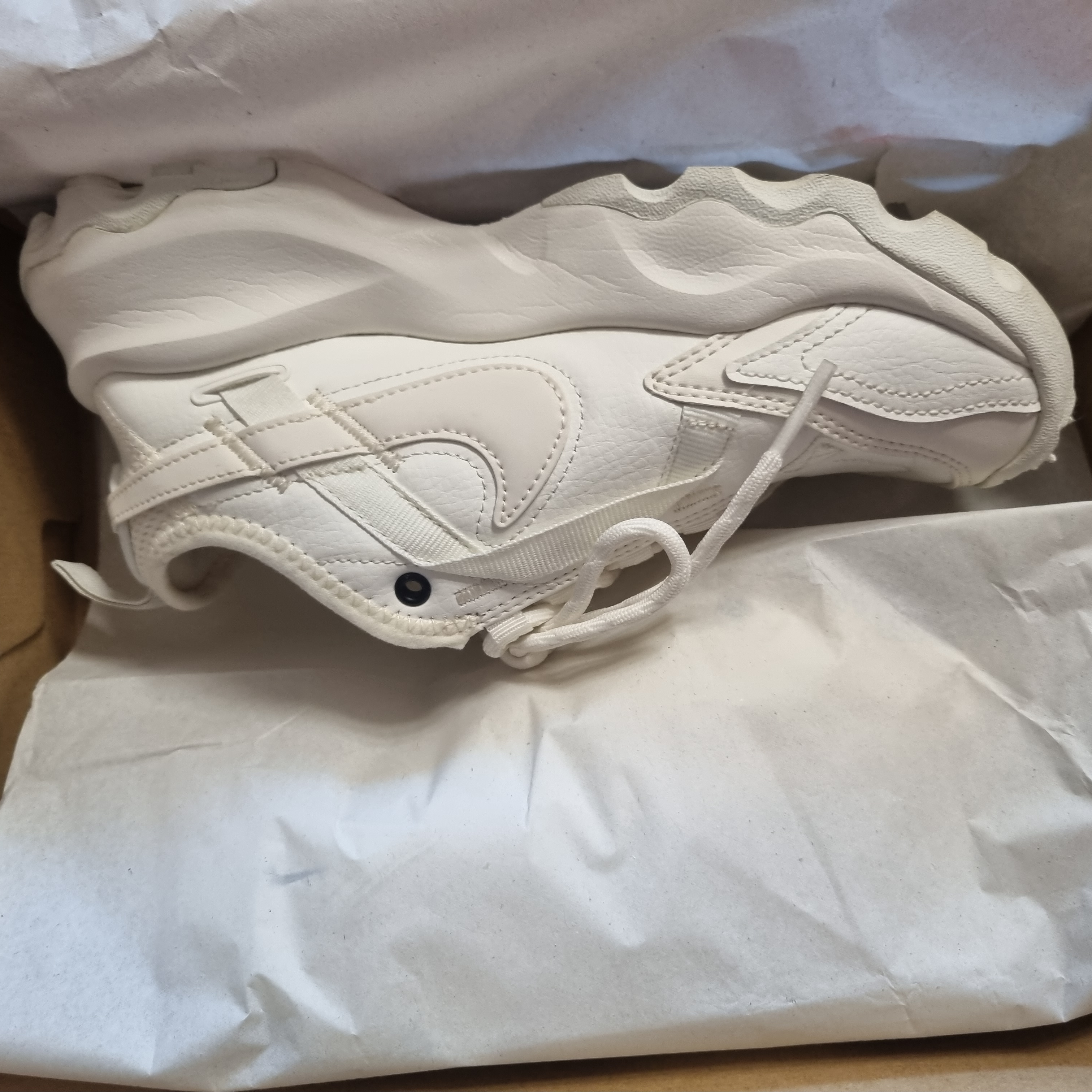(W) Nike TC 7900 Summit White 착용 스타일