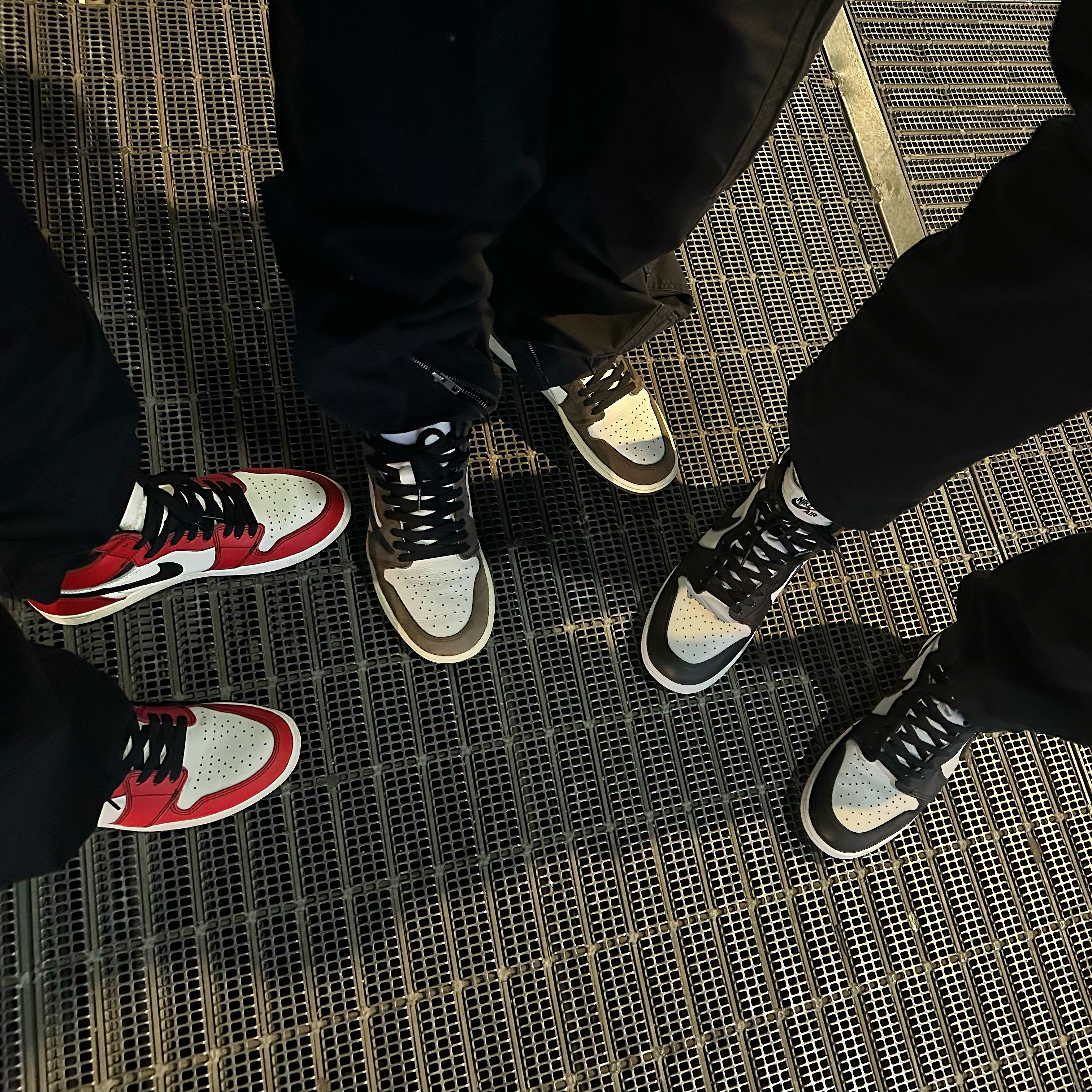 Jordan 1 x Travis Scott Retro High OG SP Mocha, Jordan 1 Retro High OG Defiant SB LA to Chicago 착용 스타일