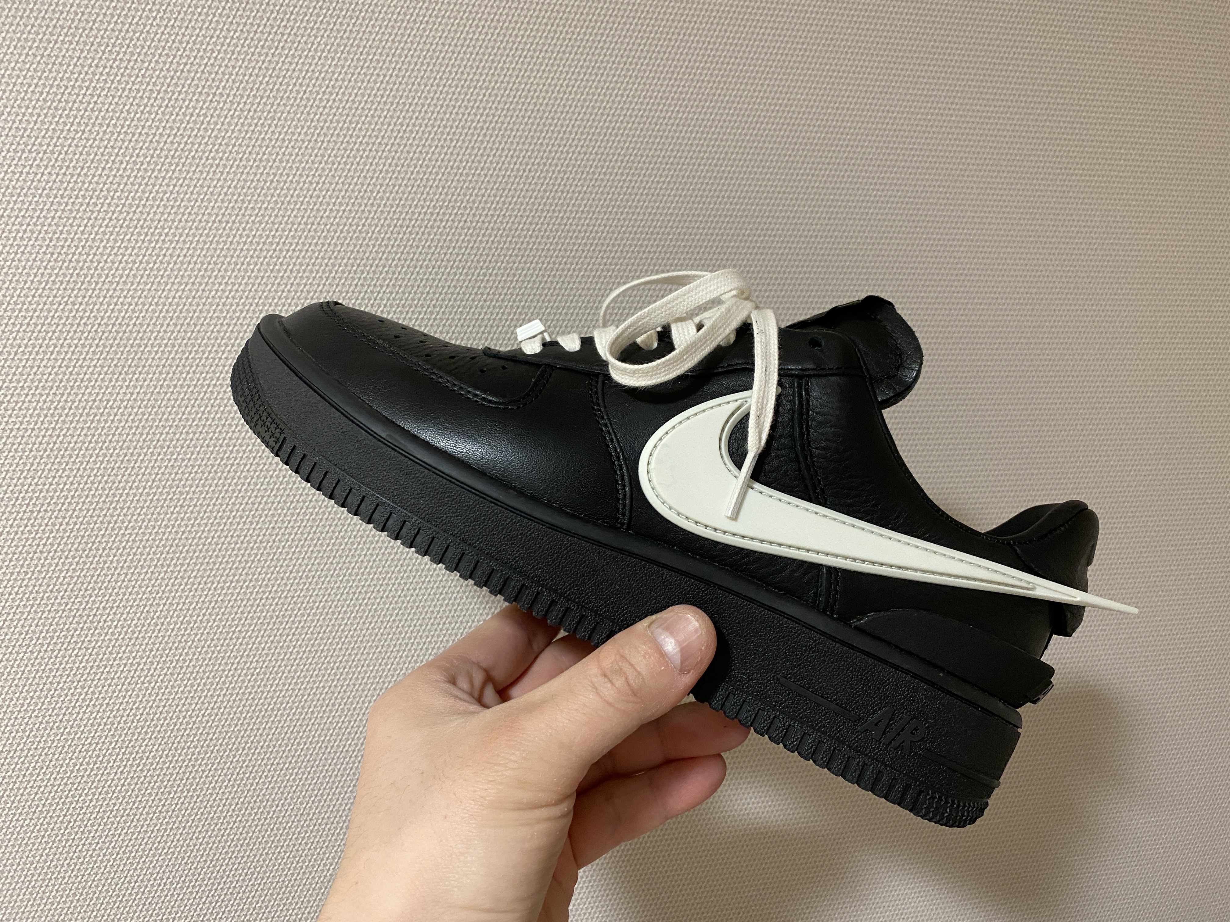 Nike x Ambush Air Force 1 Low SP Black 착용 스타일 - 1