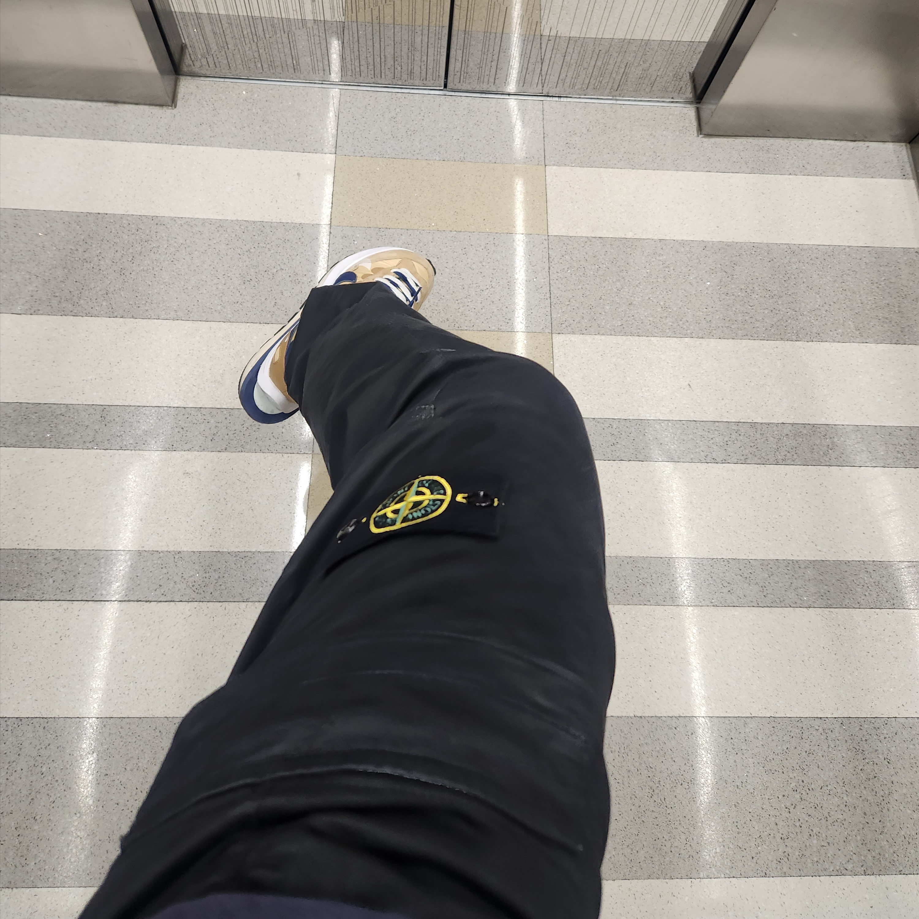 Stone Island 313L1 T.CO+OLD Cargo Pants Black - 22FW 착용 스타일