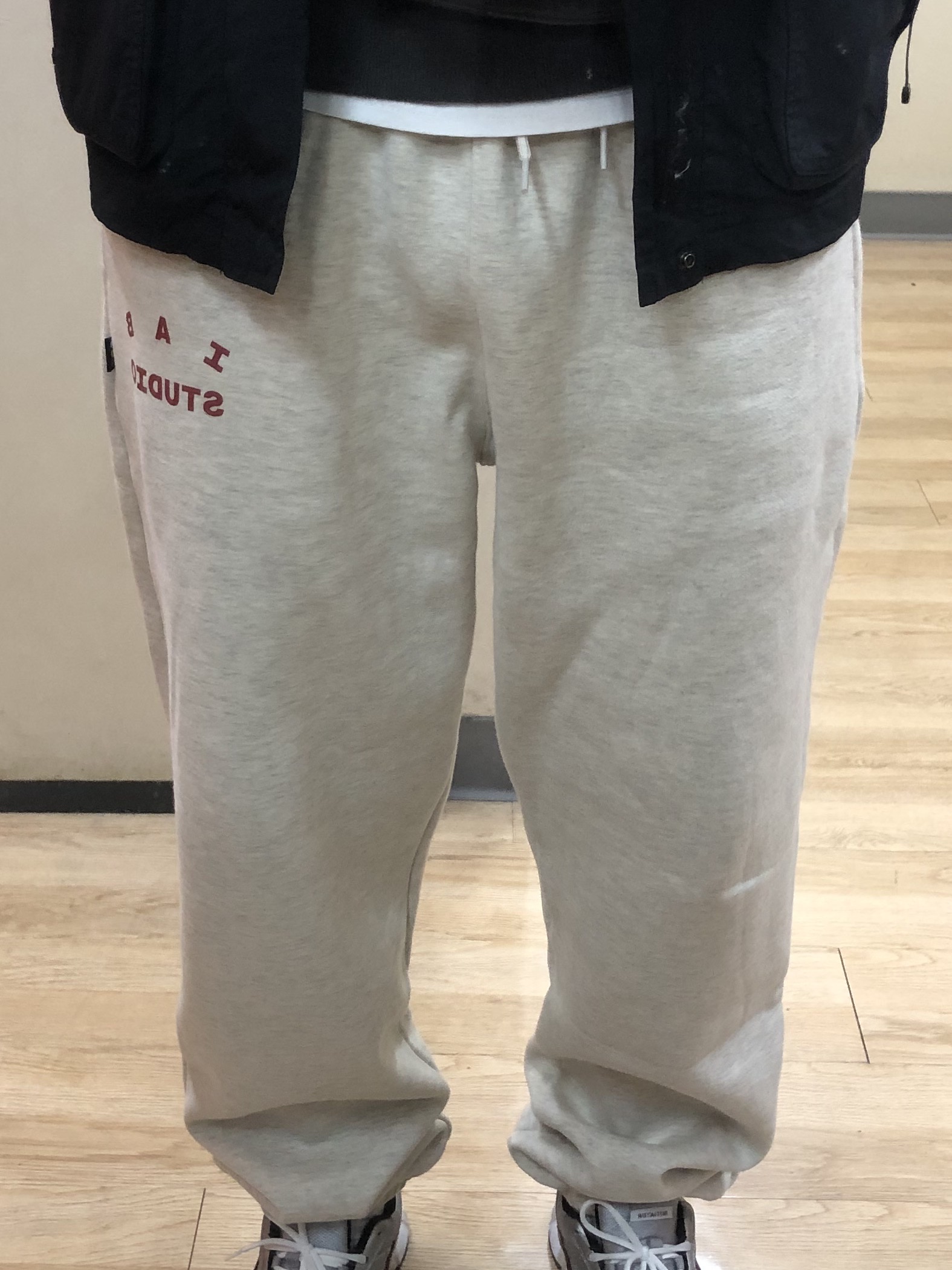 IAB Studio Sweatpants Oatmeal Burgundy - 23SS 착용 스타일