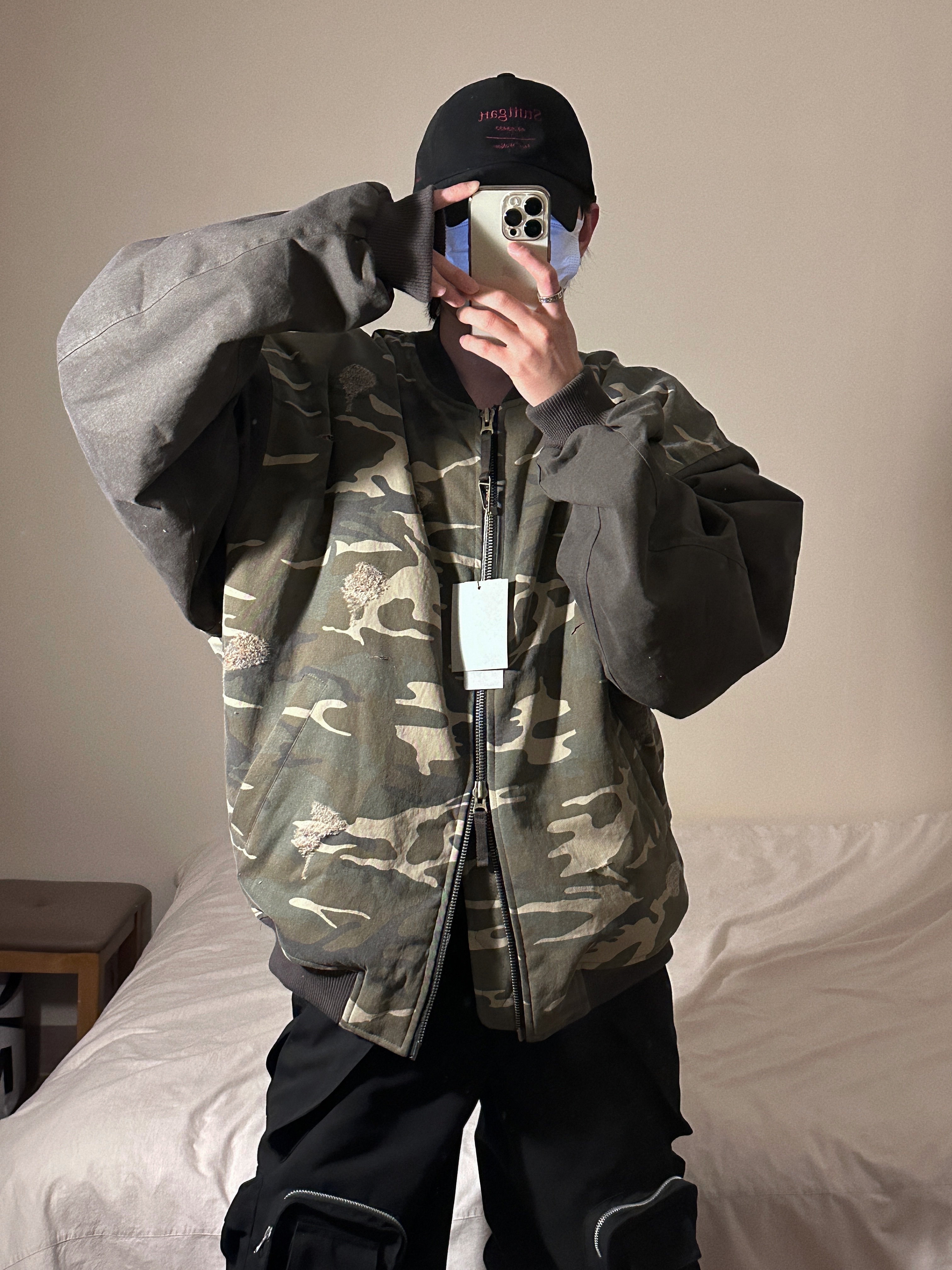 Undermycar Vetek Camouflage Destroyed Bomber Kombu - 23SS, Undermycar Stuttgart Vintage Washing Ball Cap Black Red - 22SS 착용 스타일 - 1