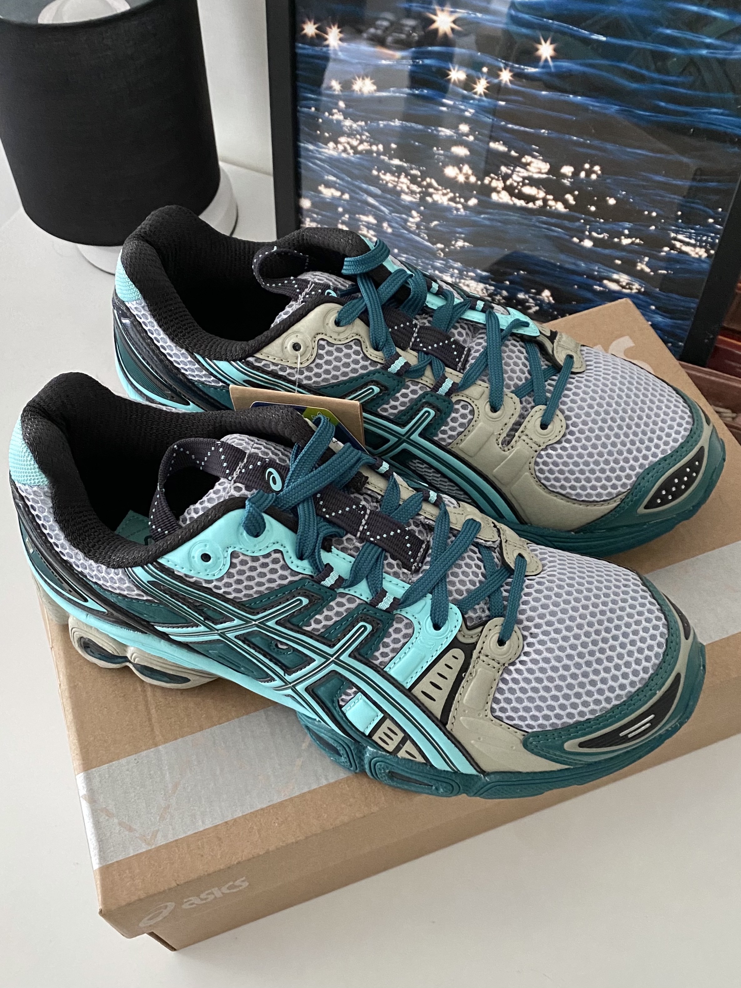 Asics UB3-S Gel-Nimbus 9 Piedmont Grey 착용 스타일