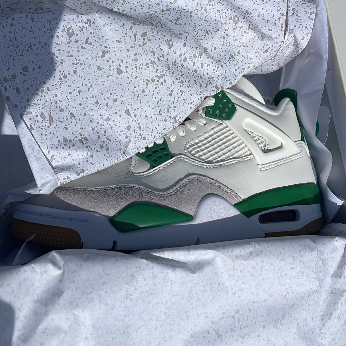 Jordan 4 x Nike SB Retro SP Pine Green 착용 스타일
