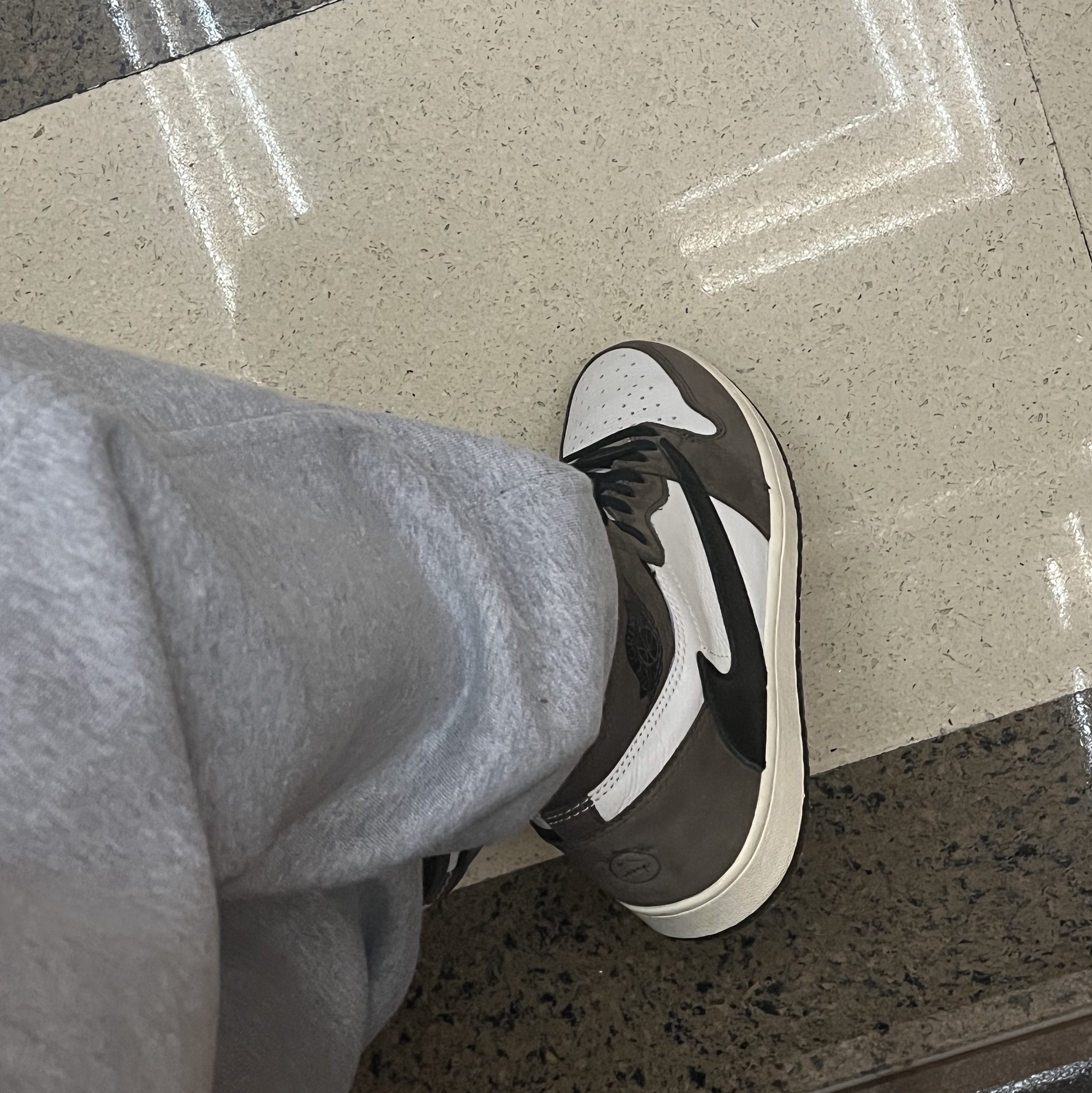 Jordan 1 x Travis Scott Retro High OG SP Mocha 착용 스타일