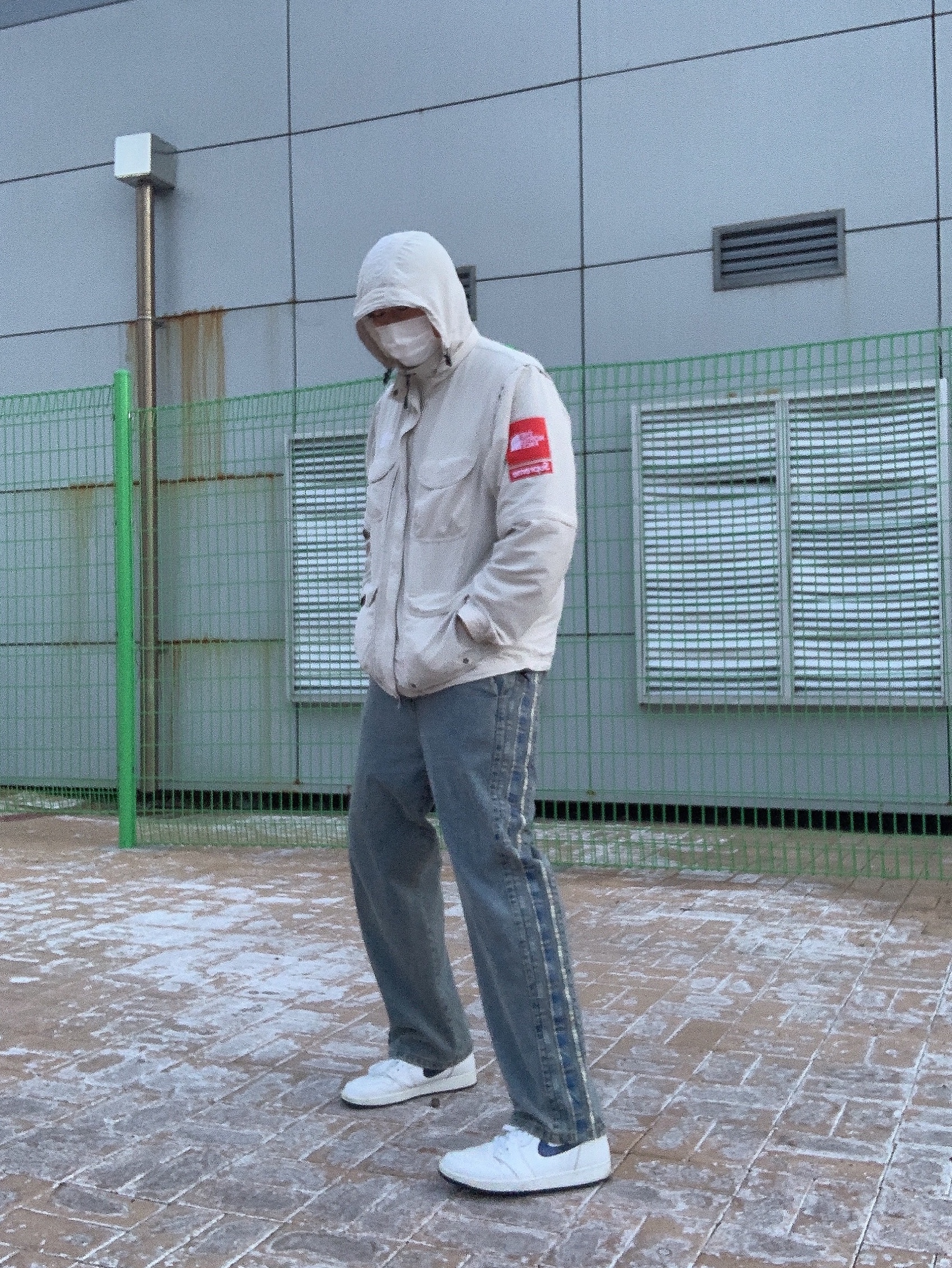 Jordan 1 Retro Metallic Navy 2016, Supreme x The North Face Trekking Convertible Jacket Stone - 22SS 착용 스타일 - 1