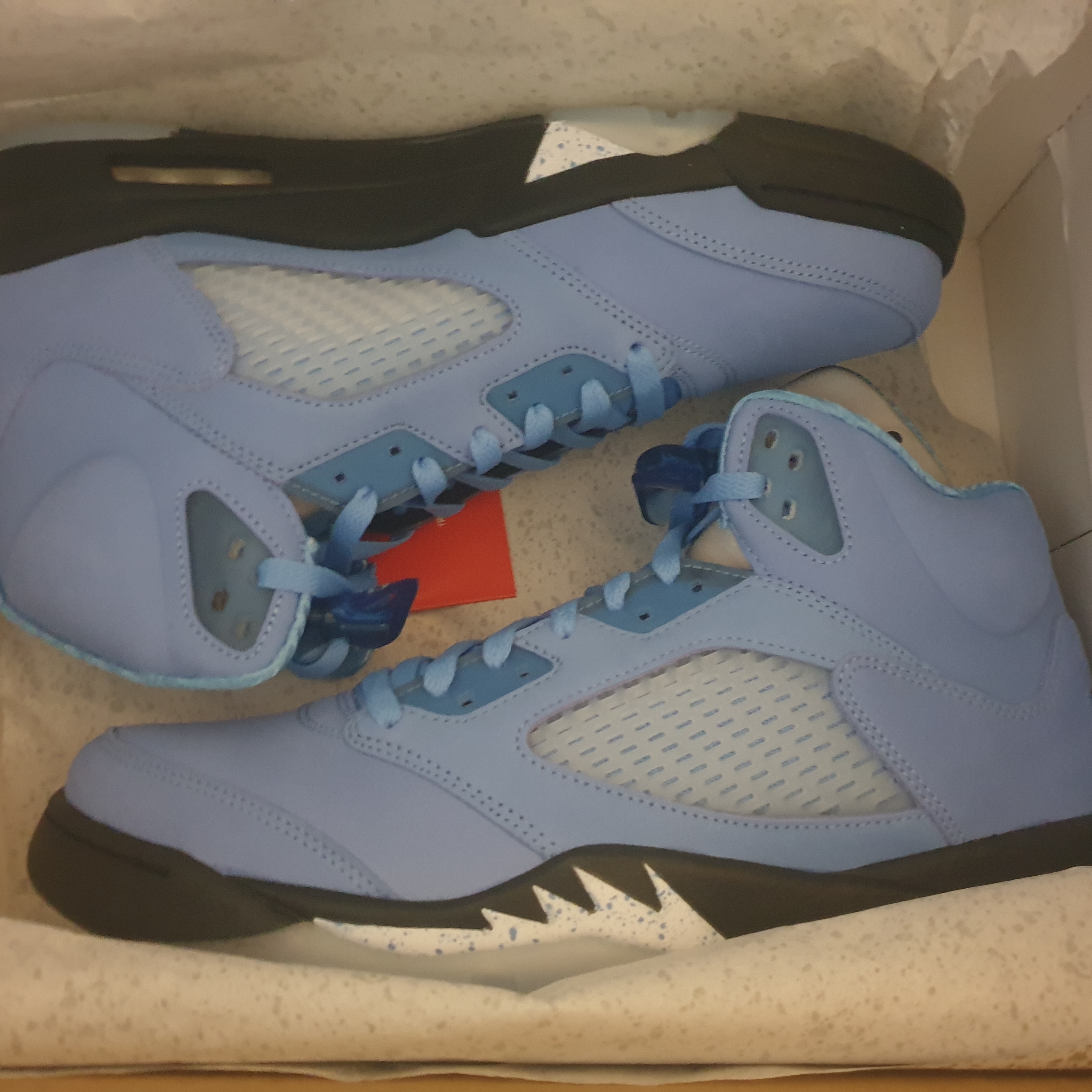 Jordan 5 Retro University Blue 착용 스타일