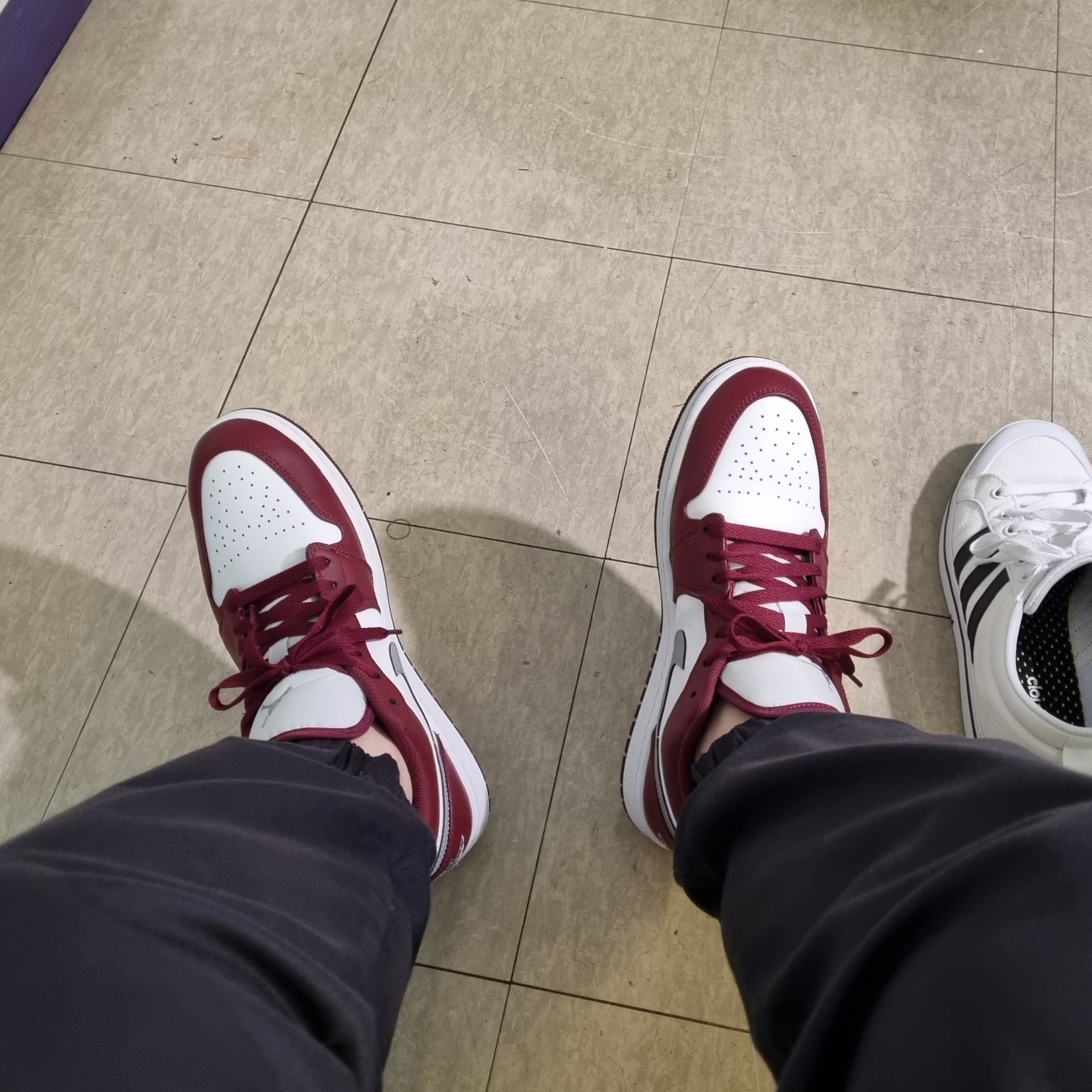 Jordan 1 Low Cherrywood Red 착용 스타일