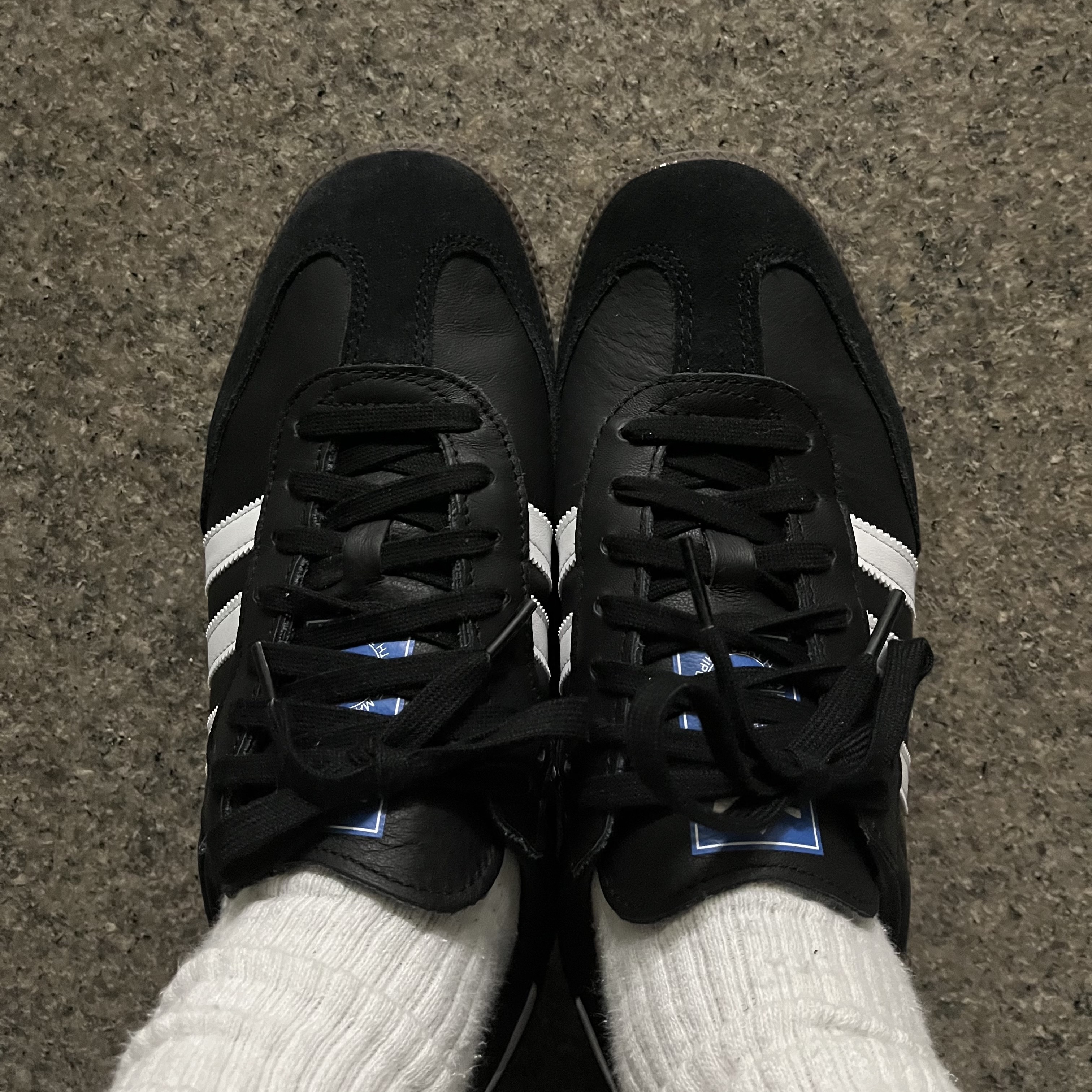 Adidas Samba OG Black White Gum 착용 스타일 - 1