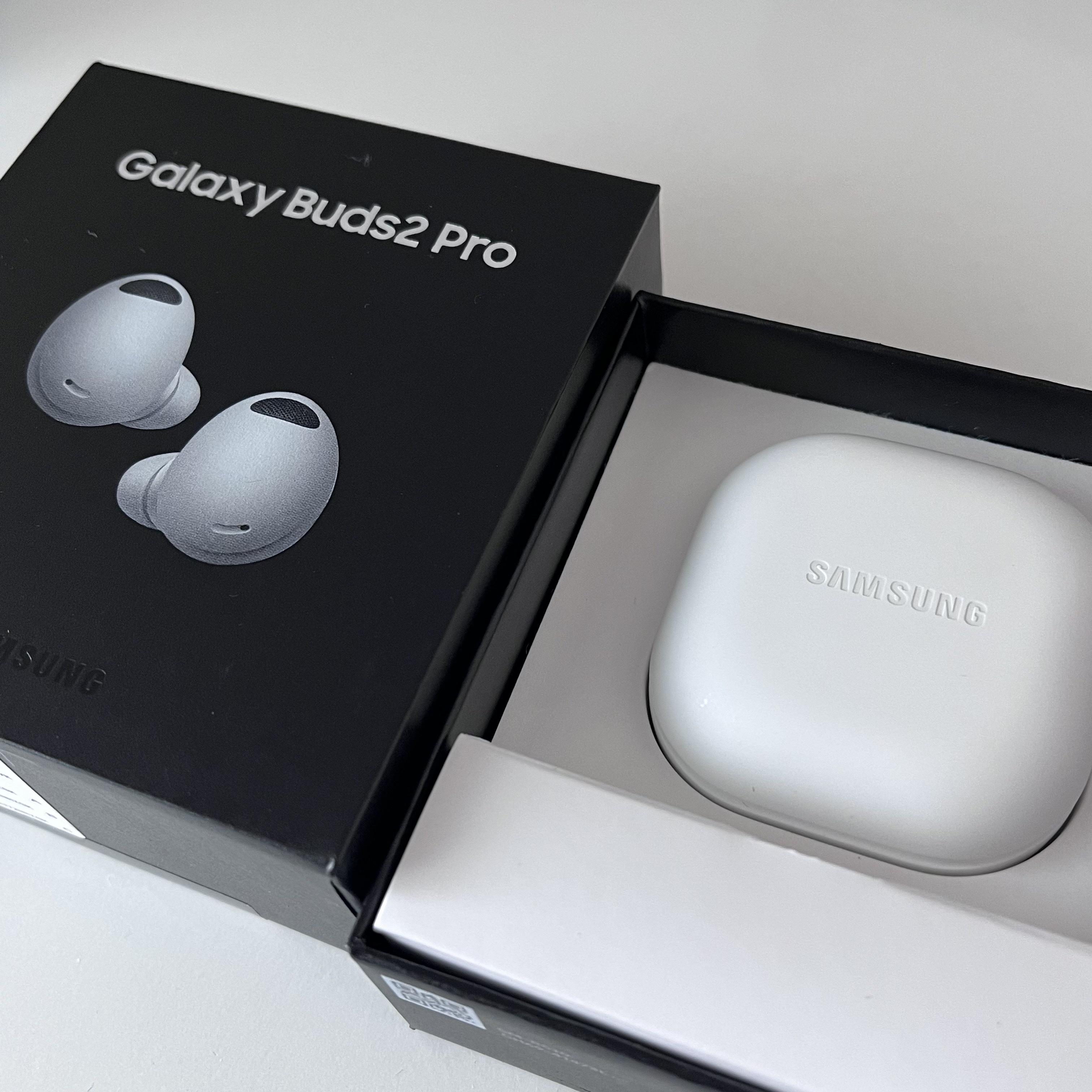 Samsung Galaxy Buds2 Pro White (Korean Ver.) 착용 스타일