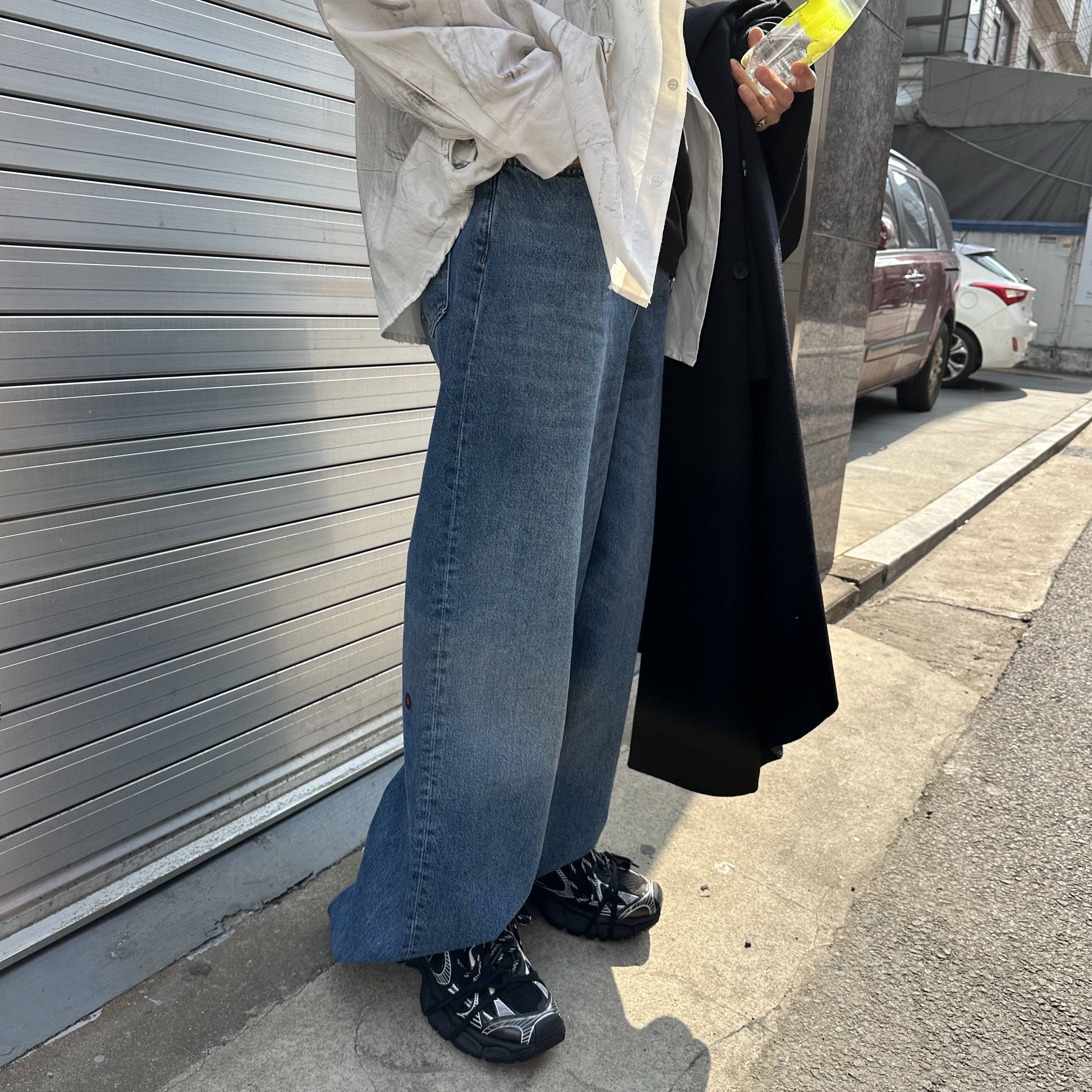 Balenciaga 3XL Sneakers Black White 착용 스타일 - 4