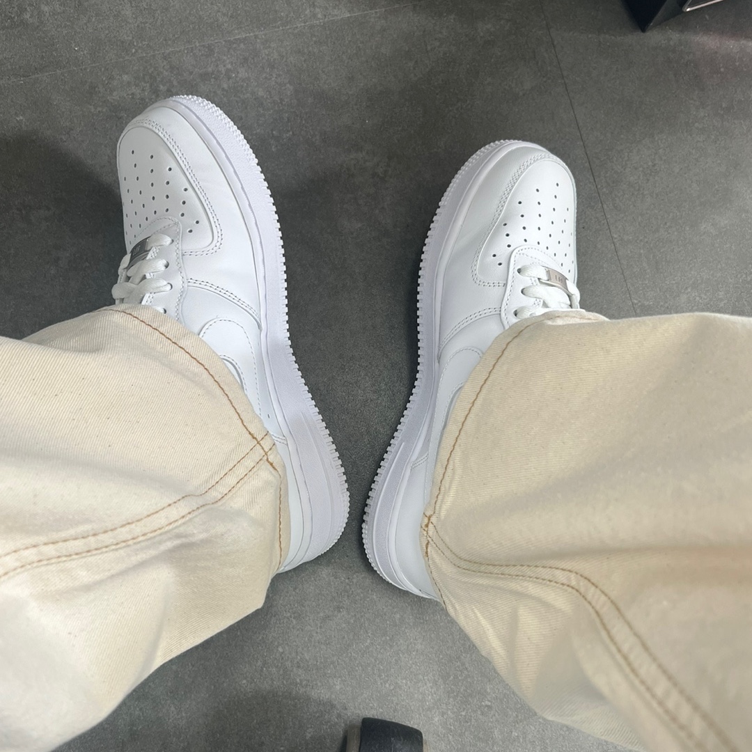 Nike Air Force 1 '07 Low White 착용 스타일