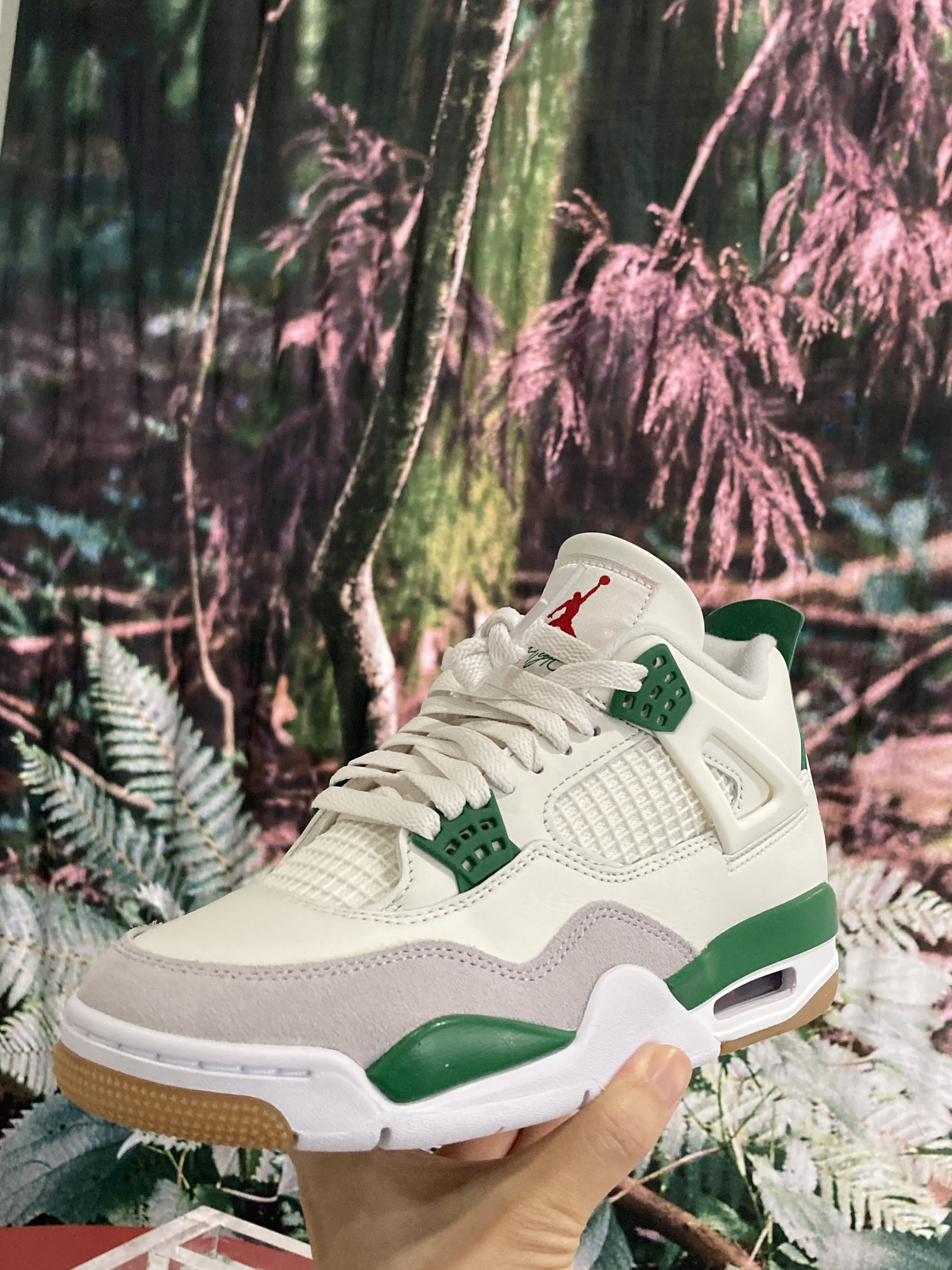 Jordan 4 x Nike SB Retro SP Pine Green 착용 스타일 - 1