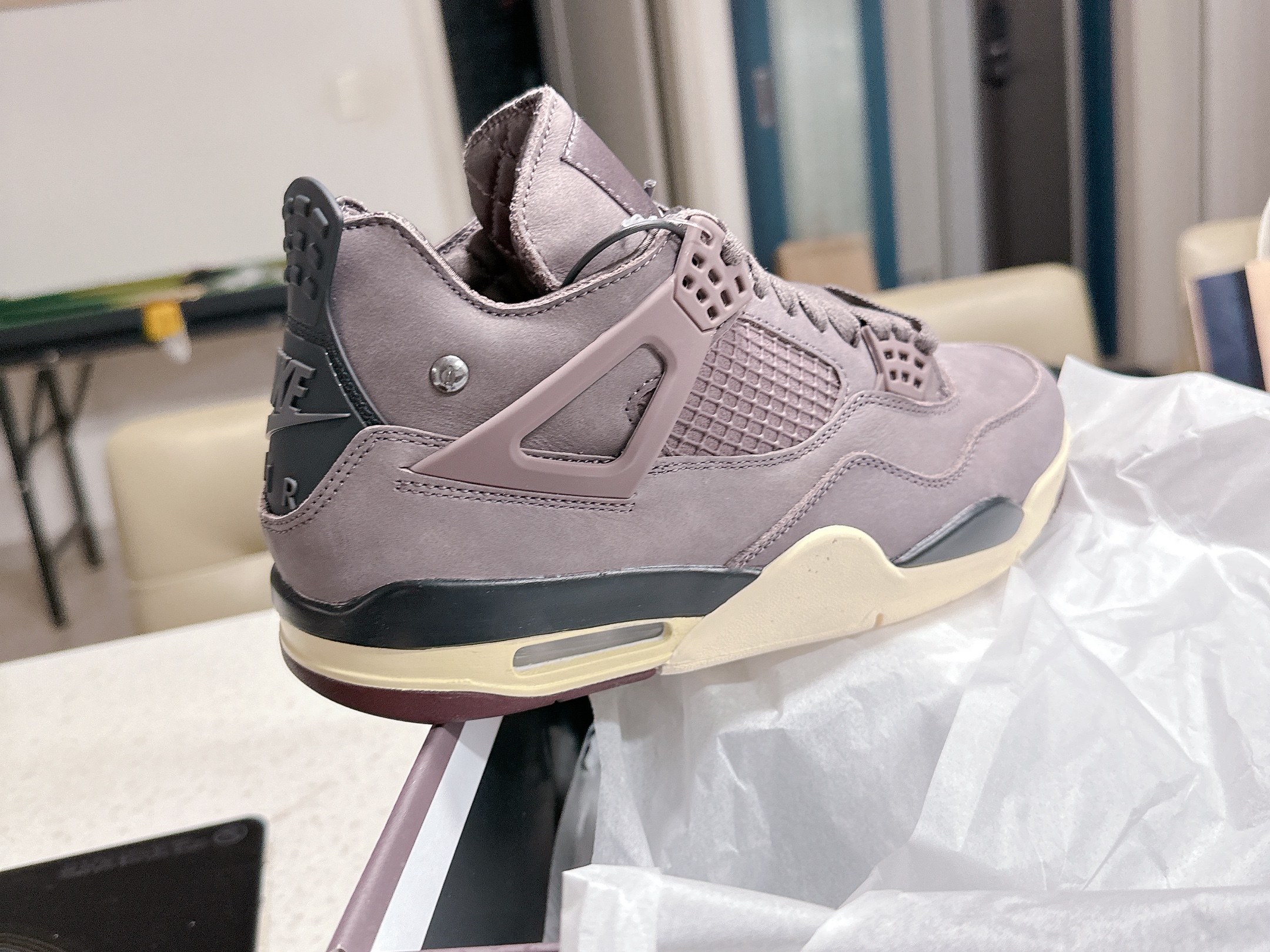 Jordan 4 x A Ma Maniere Retro Violet Ore 착용 스타일 - 1