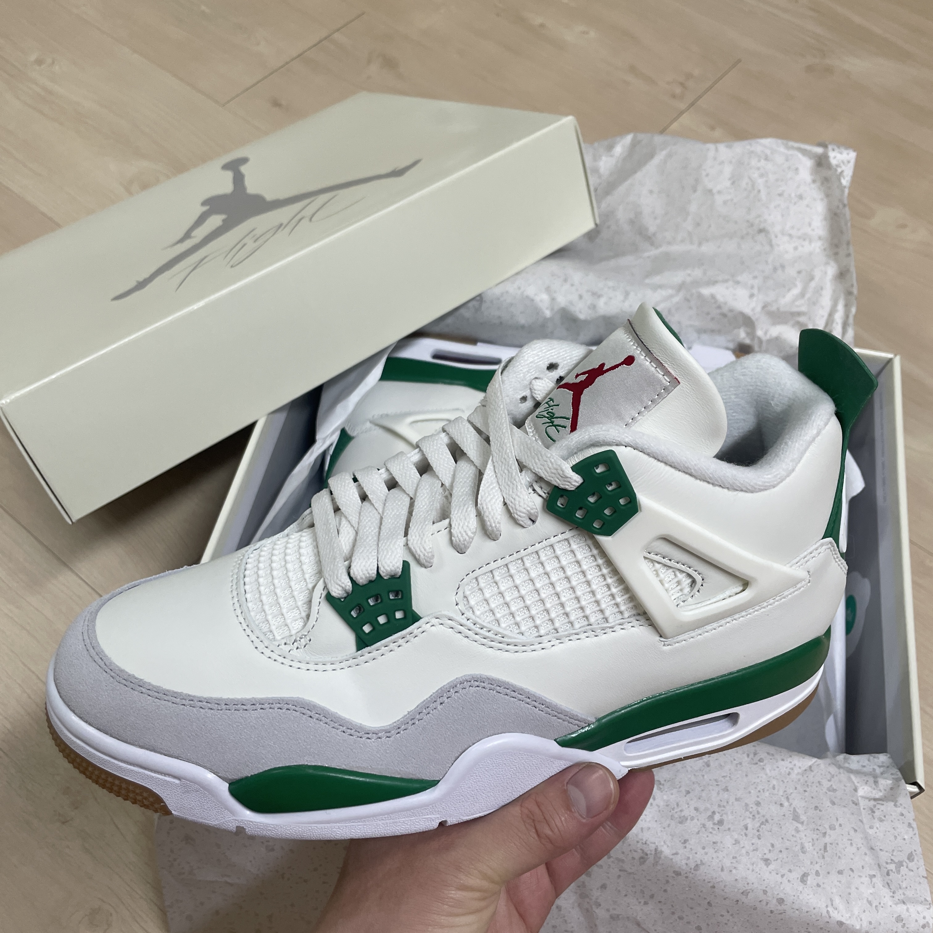 Jordan 4 x Nike SB Retro SP Pine Green 착용 스타일 - 1