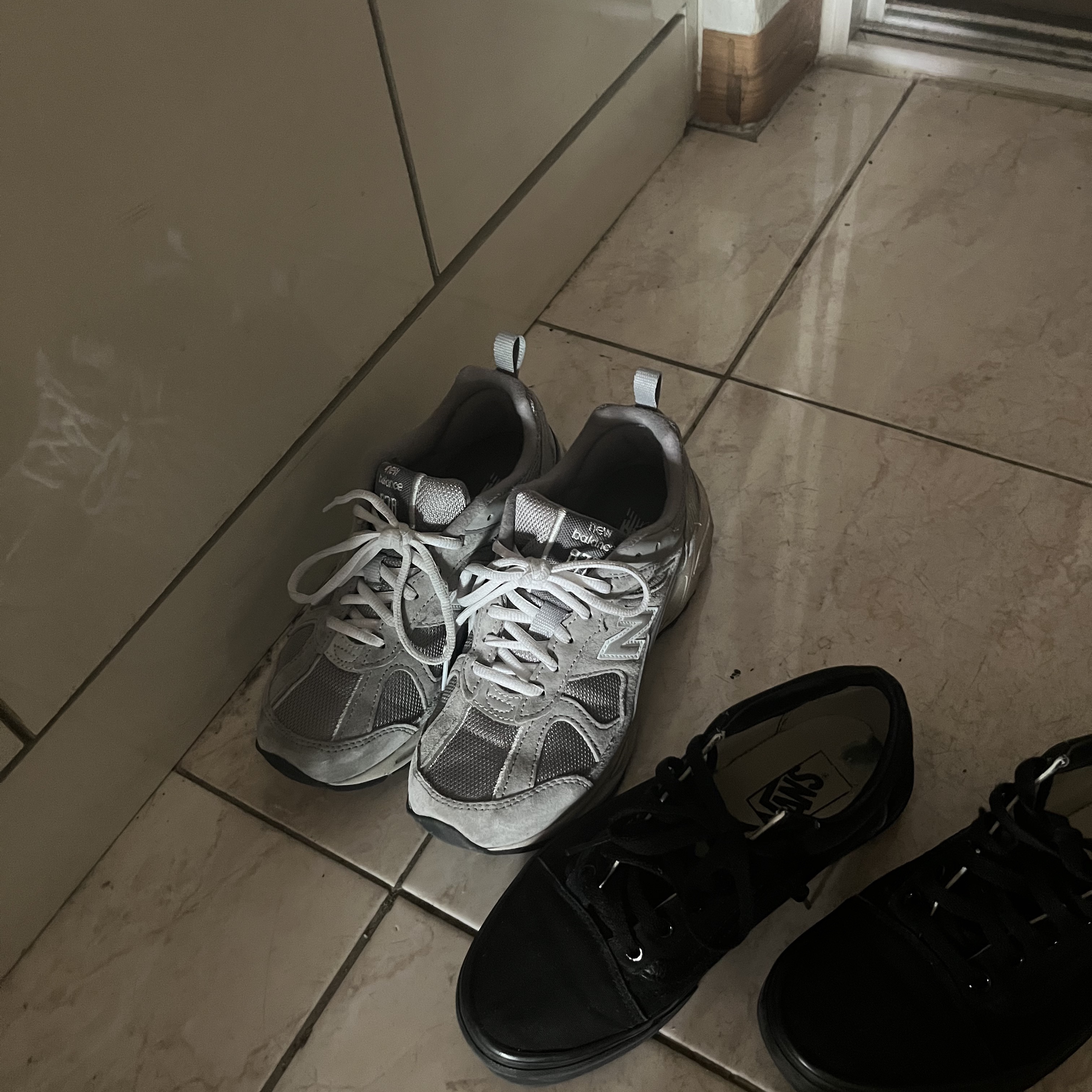 New Balance 878 Gray 착용 스타일