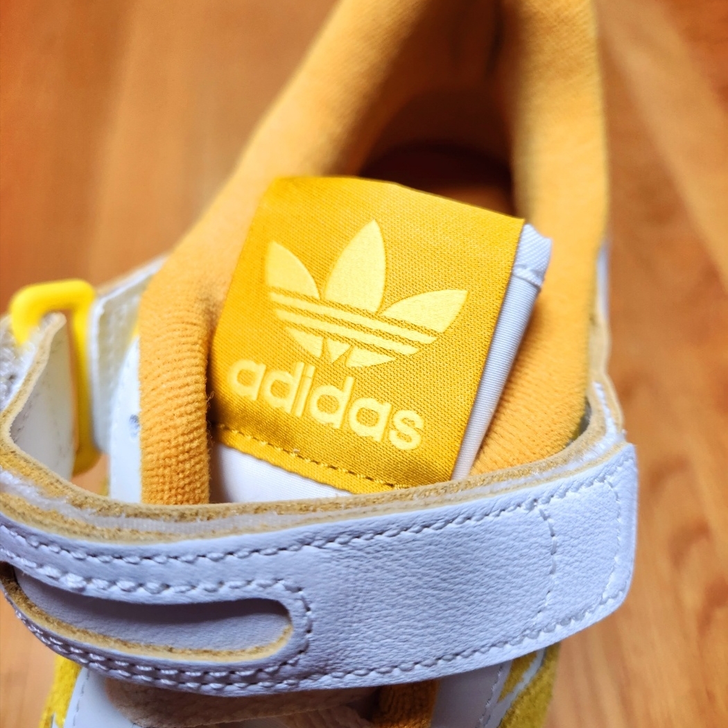 Adidas Forum 84 Low White Yellow 착용 스타일 - 3