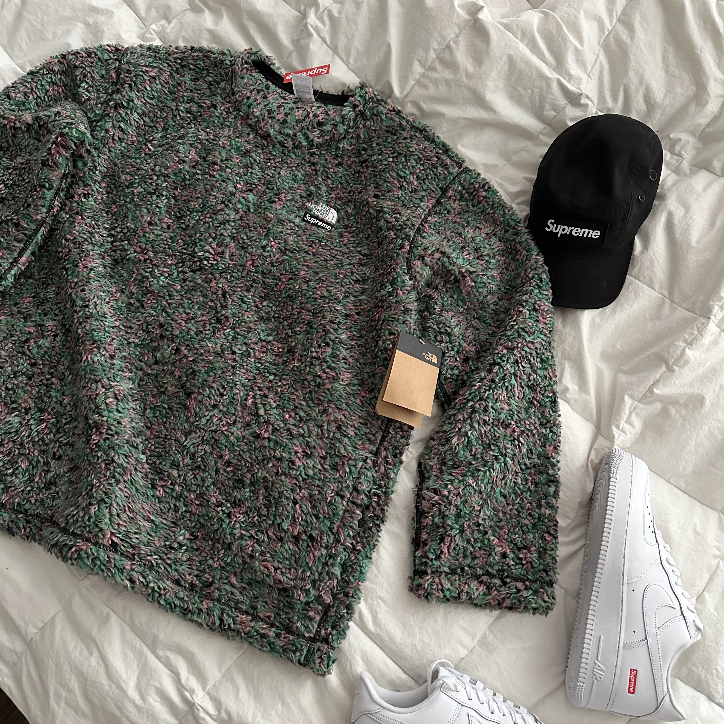 Nike x Supreme Air Force 1 Low White 착용 스타일 - 1