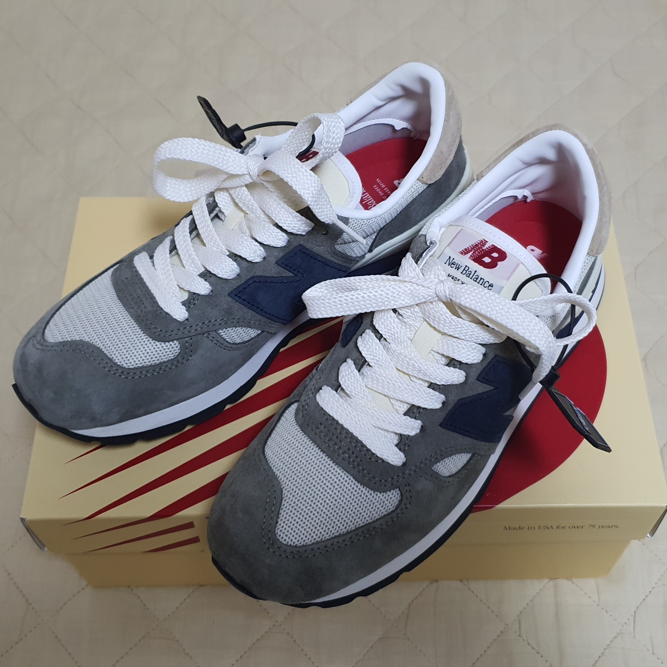 New Balance 990v1 Made in USA Olive 착용 스타일 - 1