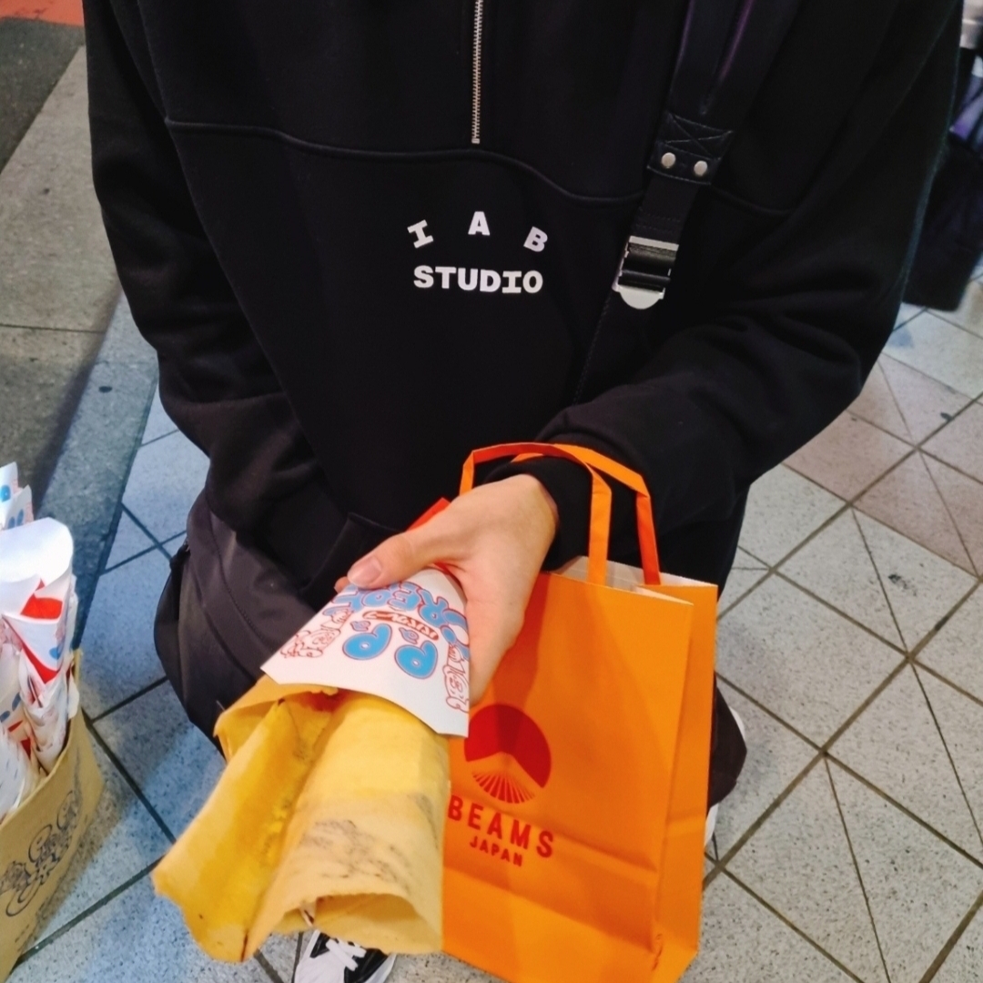 Maison Mihara Yasuhiro Blakey OG Sole Canvas Low-top Sneakers Black White, IAB Studio Half Zip-Up Black White 착용 스타일