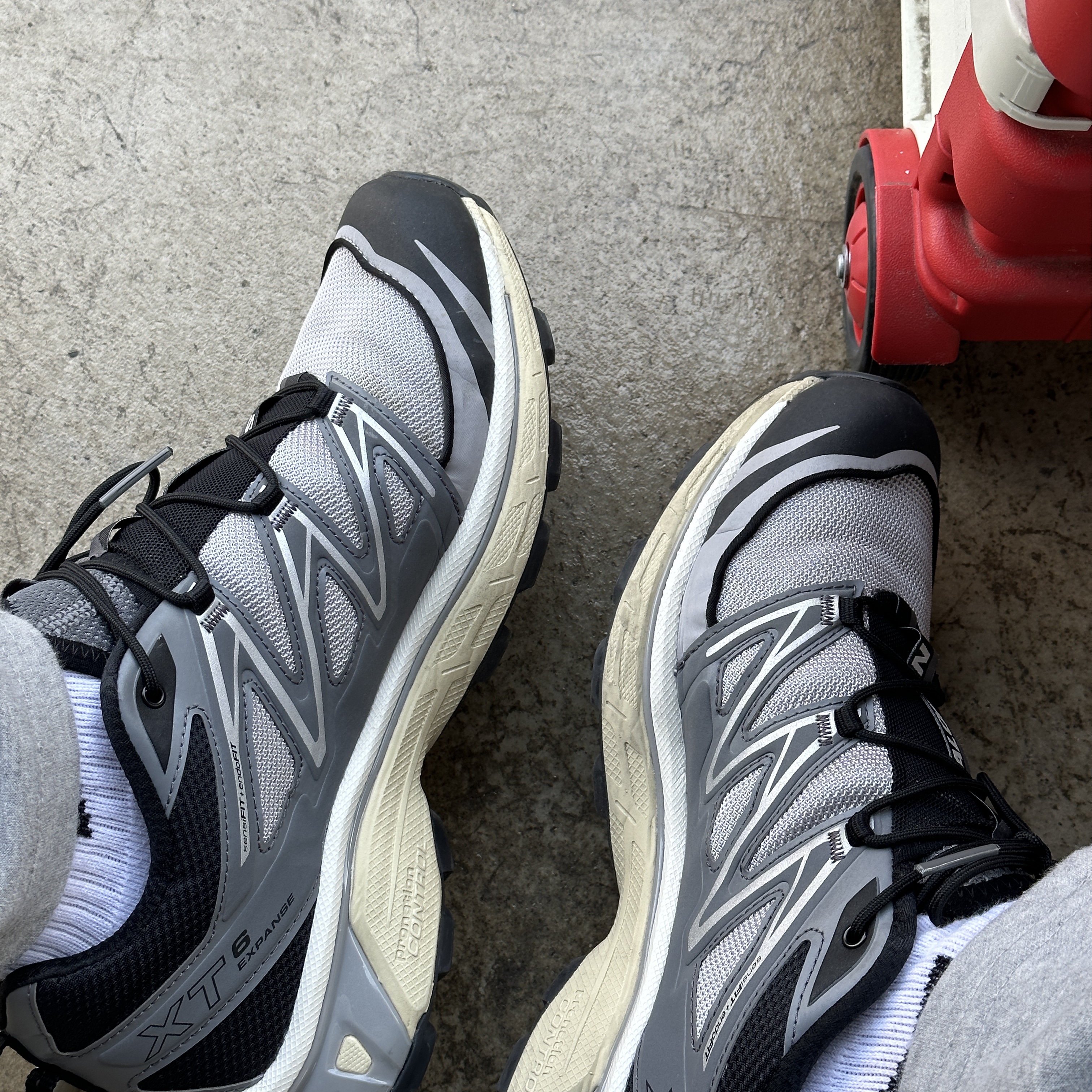 Salomon XT-6 Expanse Alloy Quiet Shade 착용 스타일