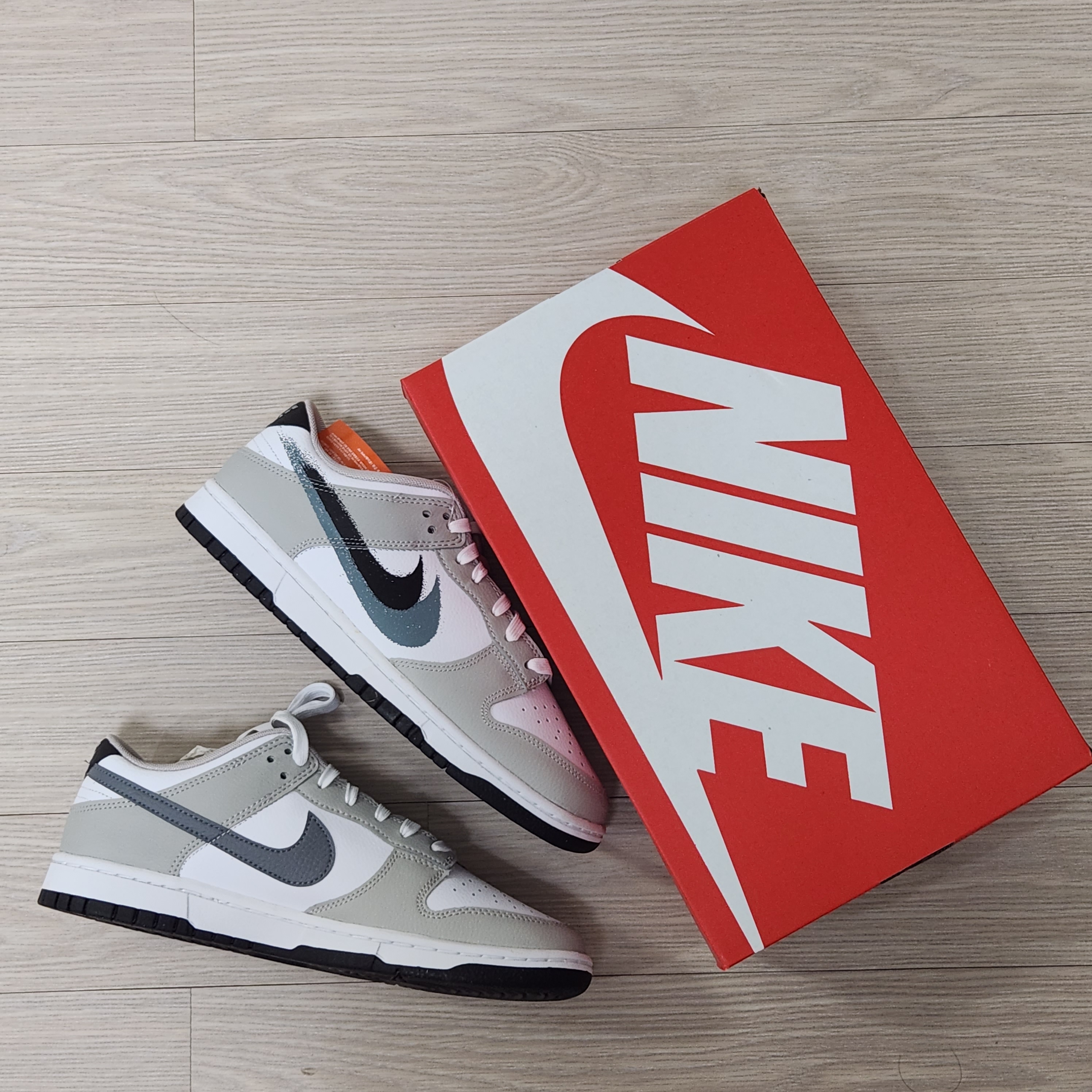 Nike Dunk Low Cool Grey White, Nike Dunk Low Retro Grey Fog 착용 스타일 - 1