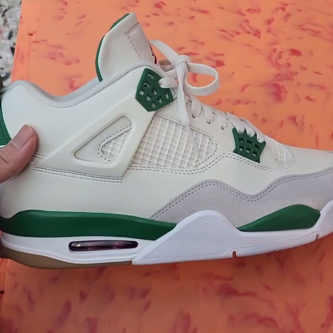 Jordan 4 x Nike SB Retro SP Pine Green 착용 스타일 - 2