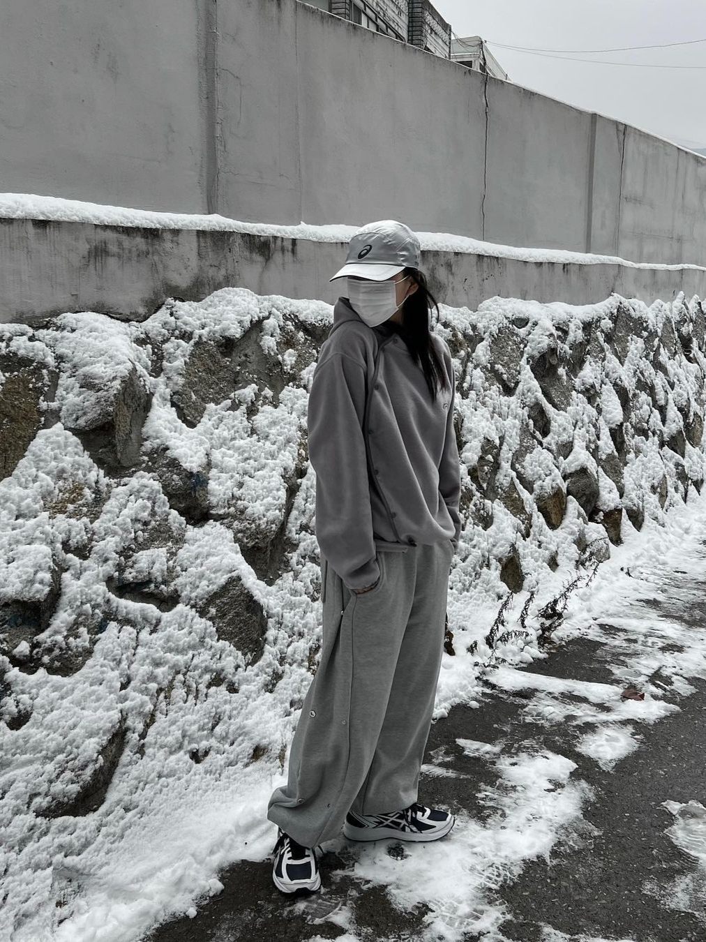 Art Of Field Side Snap Jersey Hooded Light Gray, Asics Jog 100 S Navy Pure Silver - 2E Wide 착용 스타일 - 1