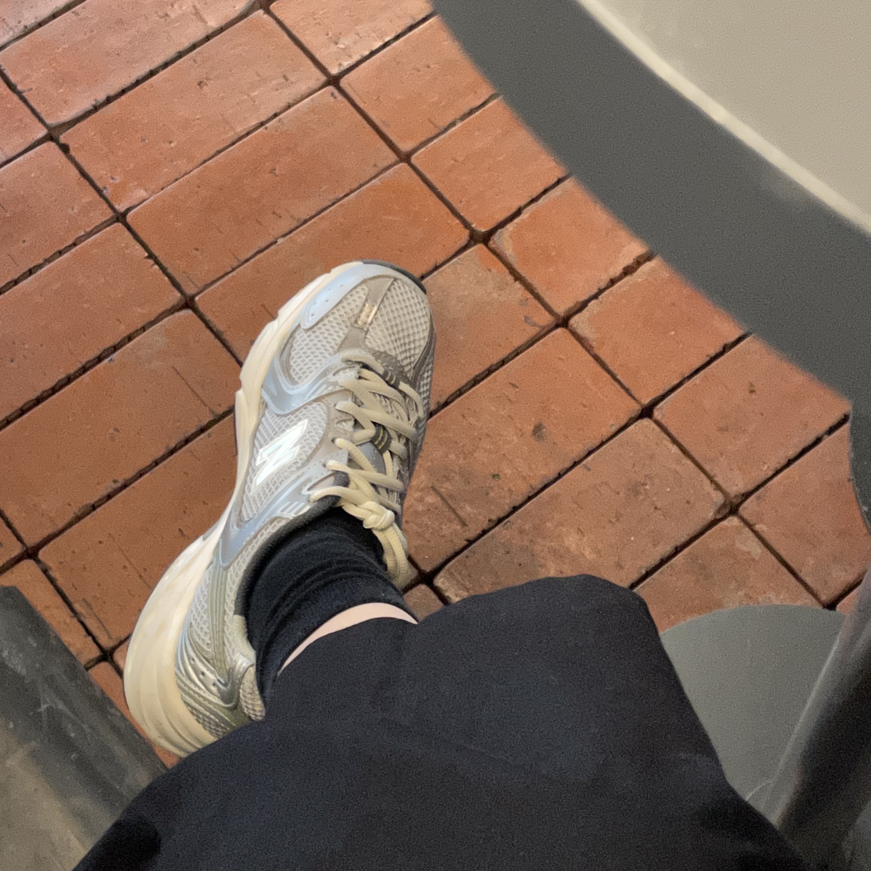 New Balance 530 Earth 착용 스타일