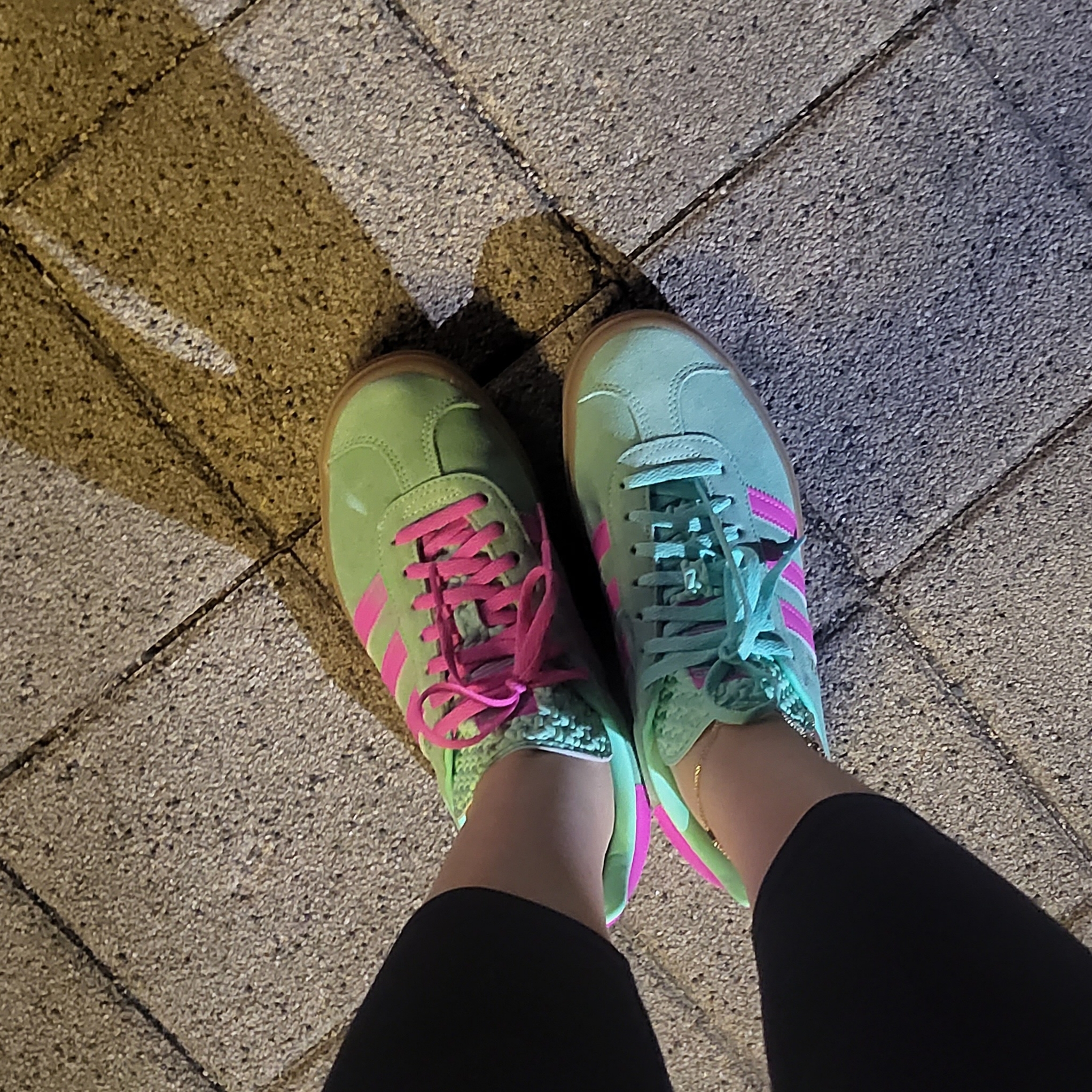 (W) Adidas Gazelle Bold Pulse Mint Pink 착용 스타일