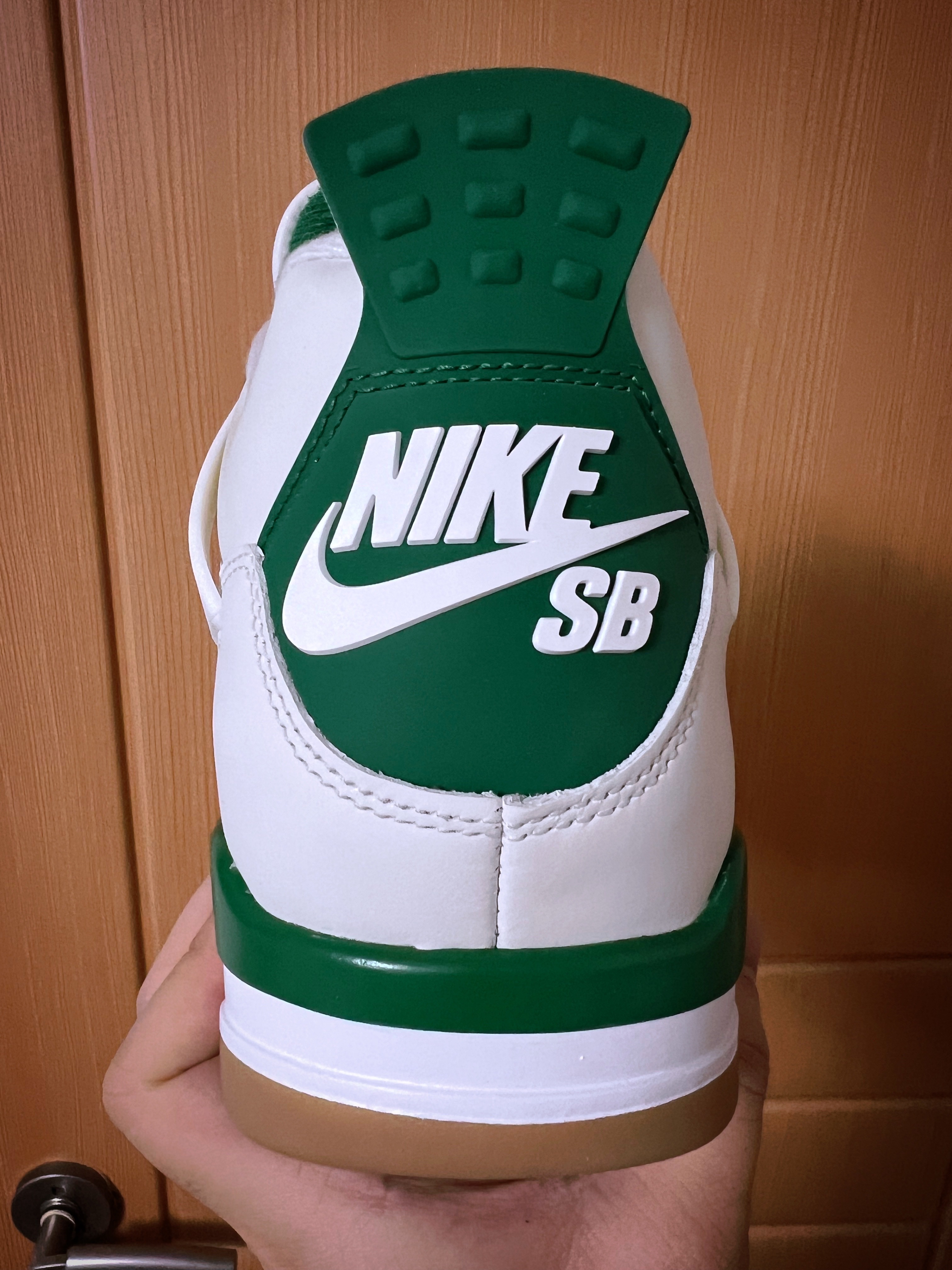 Jordan 4 x Nike SB Retro SP Pine Green, Essentials Sweatpants Canary - 22FW 착용 스타일 - 5