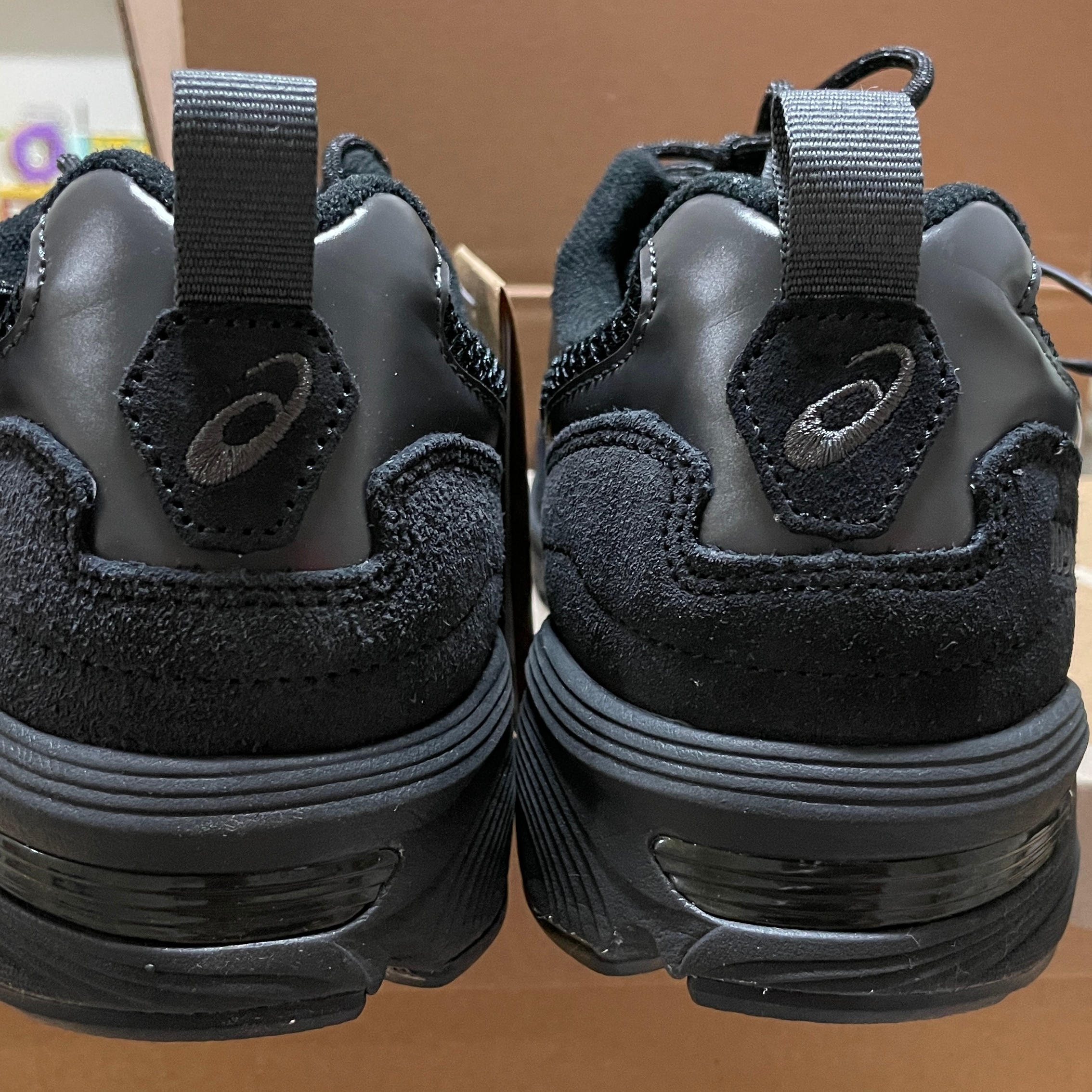 Asics Gel-1090 V2 Black 착용 스타일 - 3