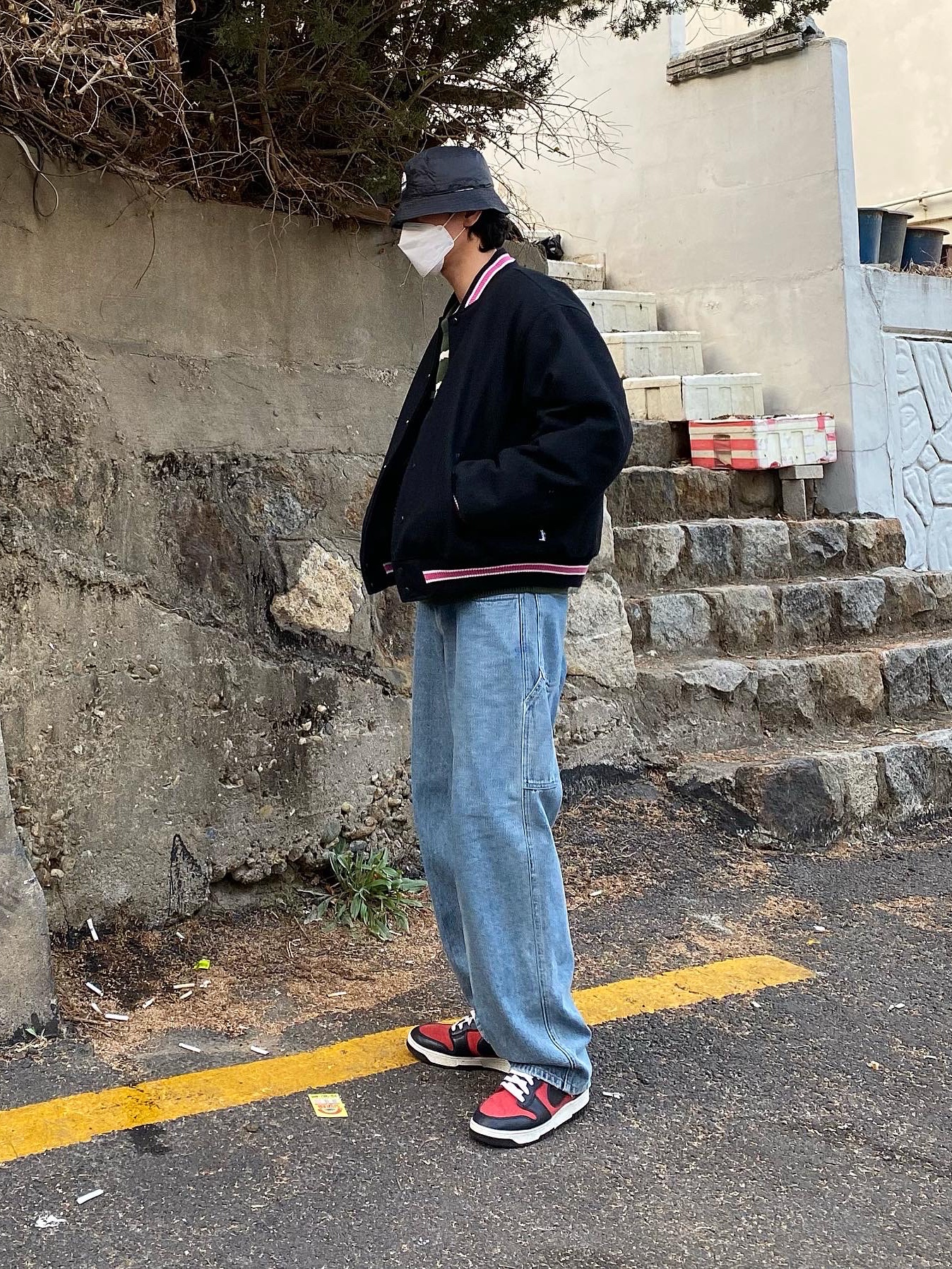 Stussy S Talk Melton Varsity Jacket Black, Supreme x The North Face Snakeskin Packable Reversible Crusher Black - 18SS 착용 스타일 - 3