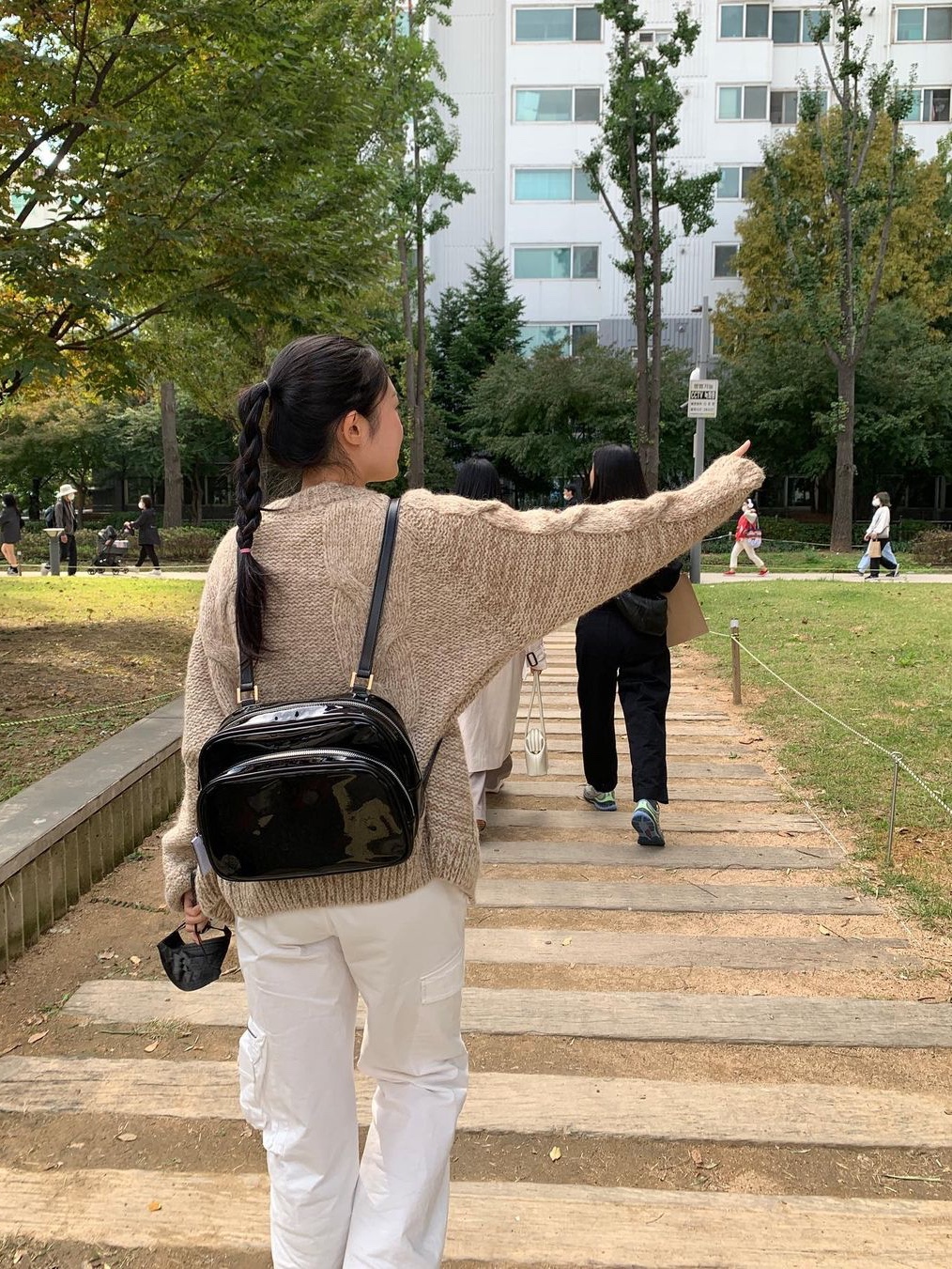 Nieeh Women Turtle Bag Black 착용 스타일 - 2