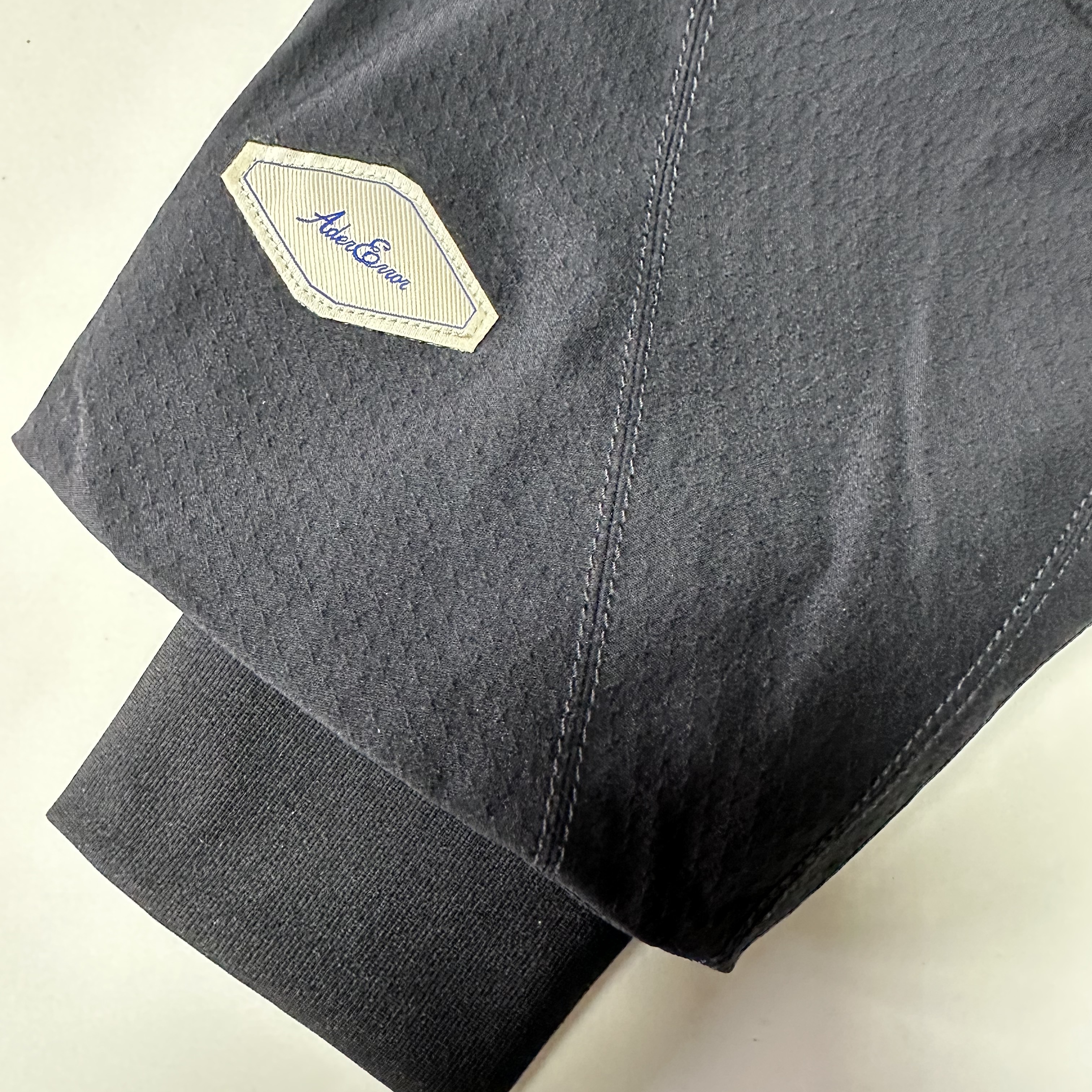Ader Error Plue Windbreaker Noir 착용 스타일 - 2